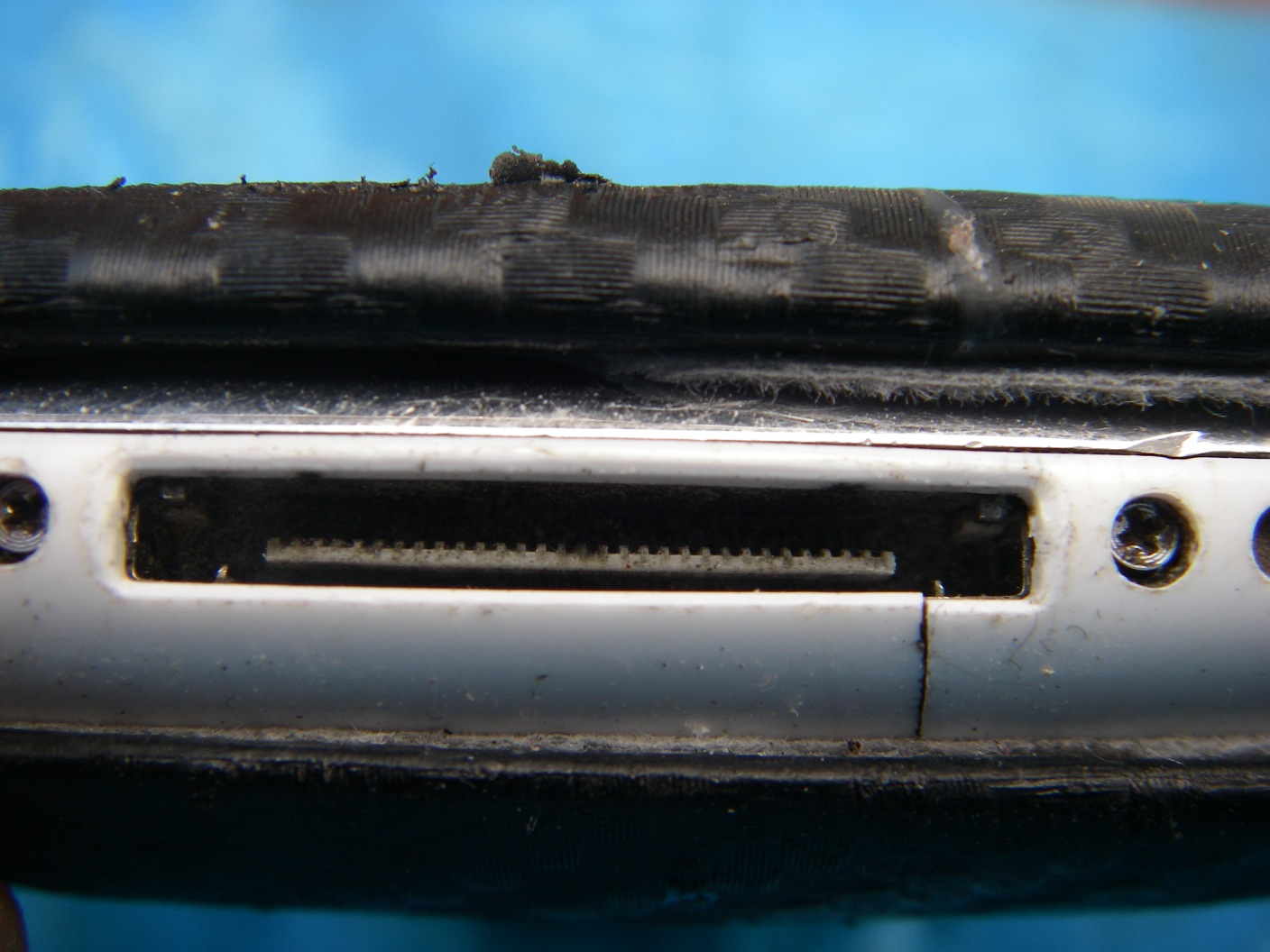 Iphone- Broken Charger Socket Repair Bodge. : 4 Steps - Instructables