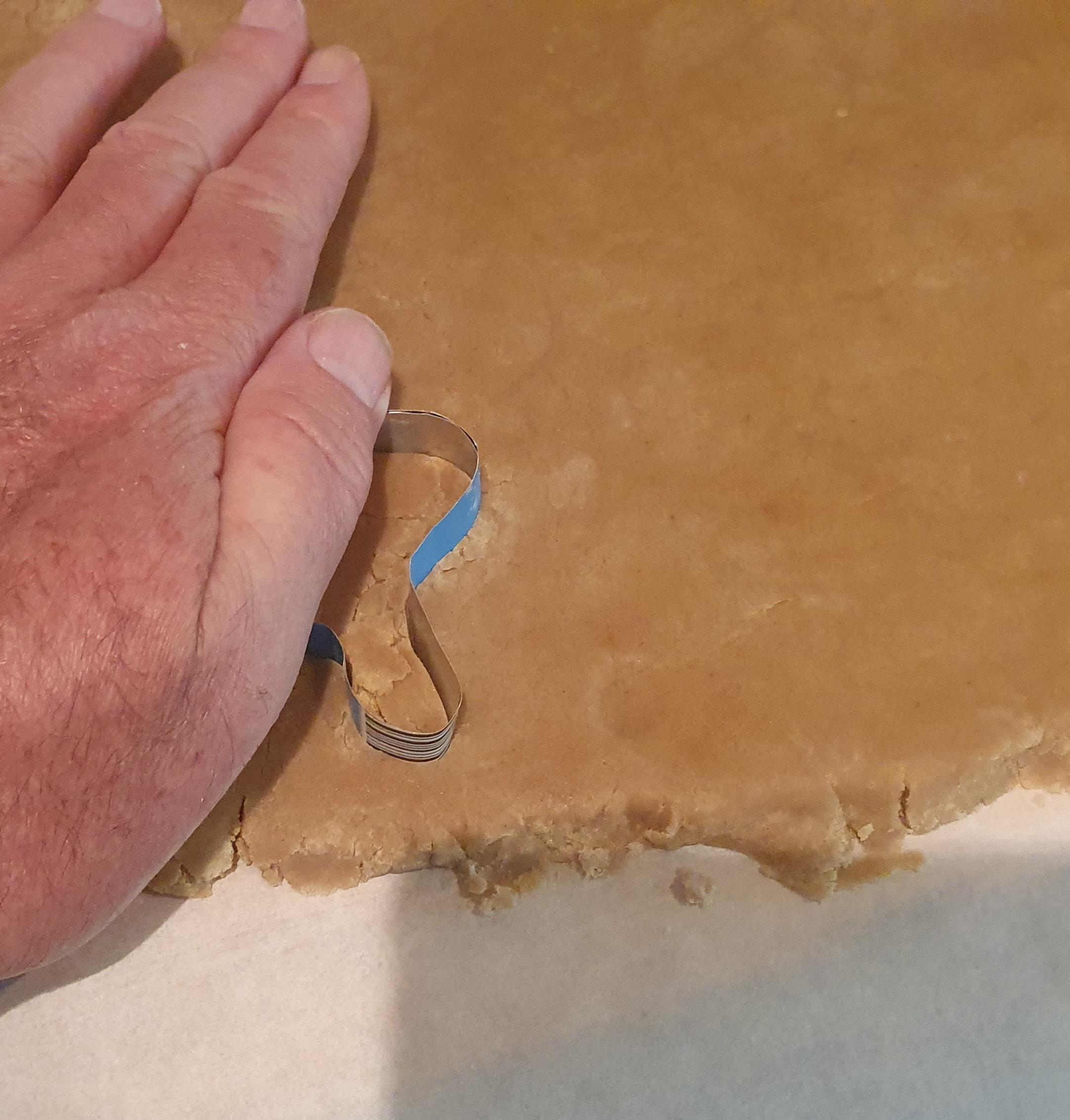 Cookie Cutter and Other Kitchen Uses for Beverage Cans 17 Steps