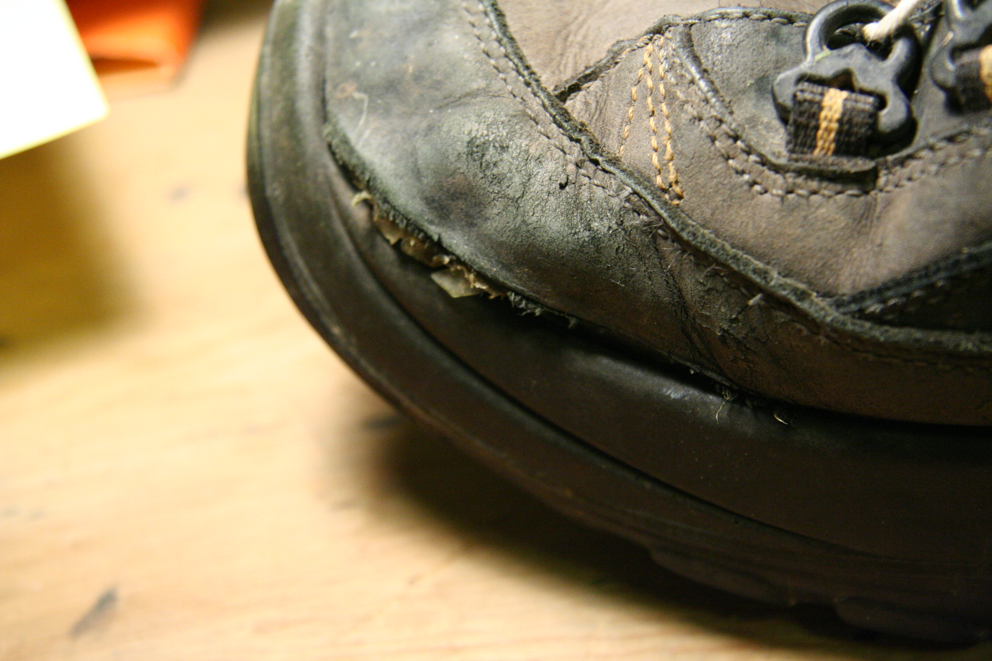 How to Repair Hiking Boots 4 Steps (with Pictures) Instructables