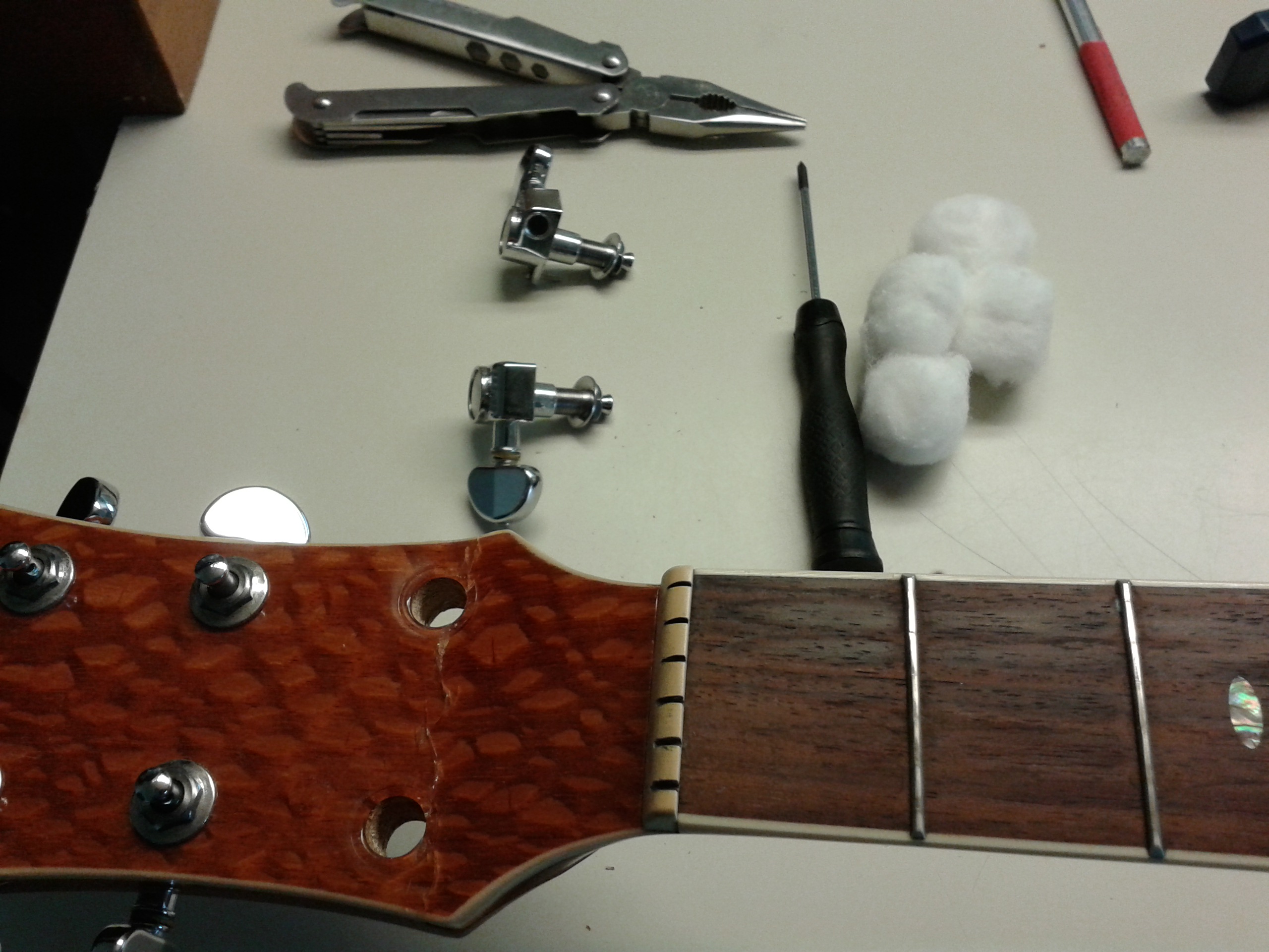 How to Fix a Broken Acoustic Guitar Head 4 Steps (with Pictures