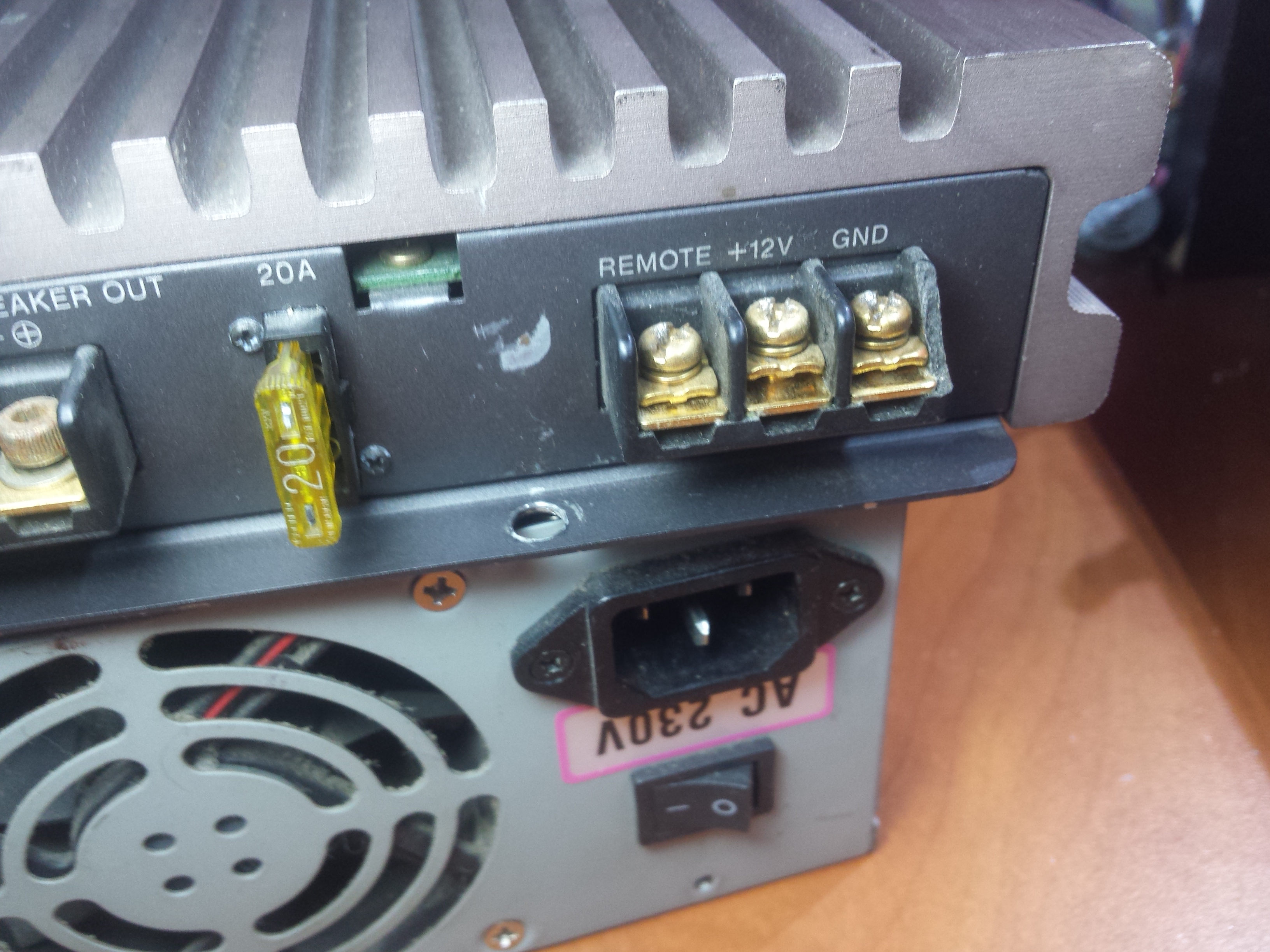 How to Properly Hook Up a Car Amplifier Inside the House 6 Steps