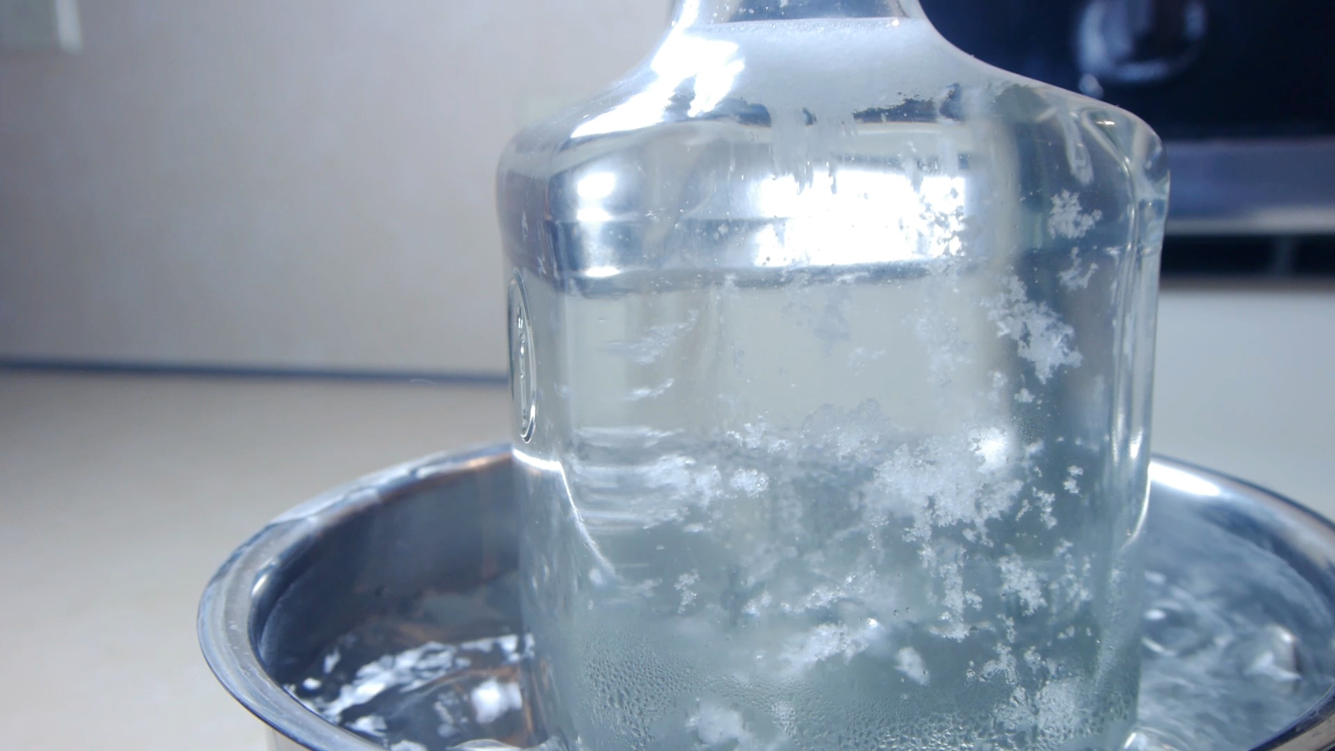 Fitzroy Storm Glass (18th Century Weather Prediction Device) 3 Steps