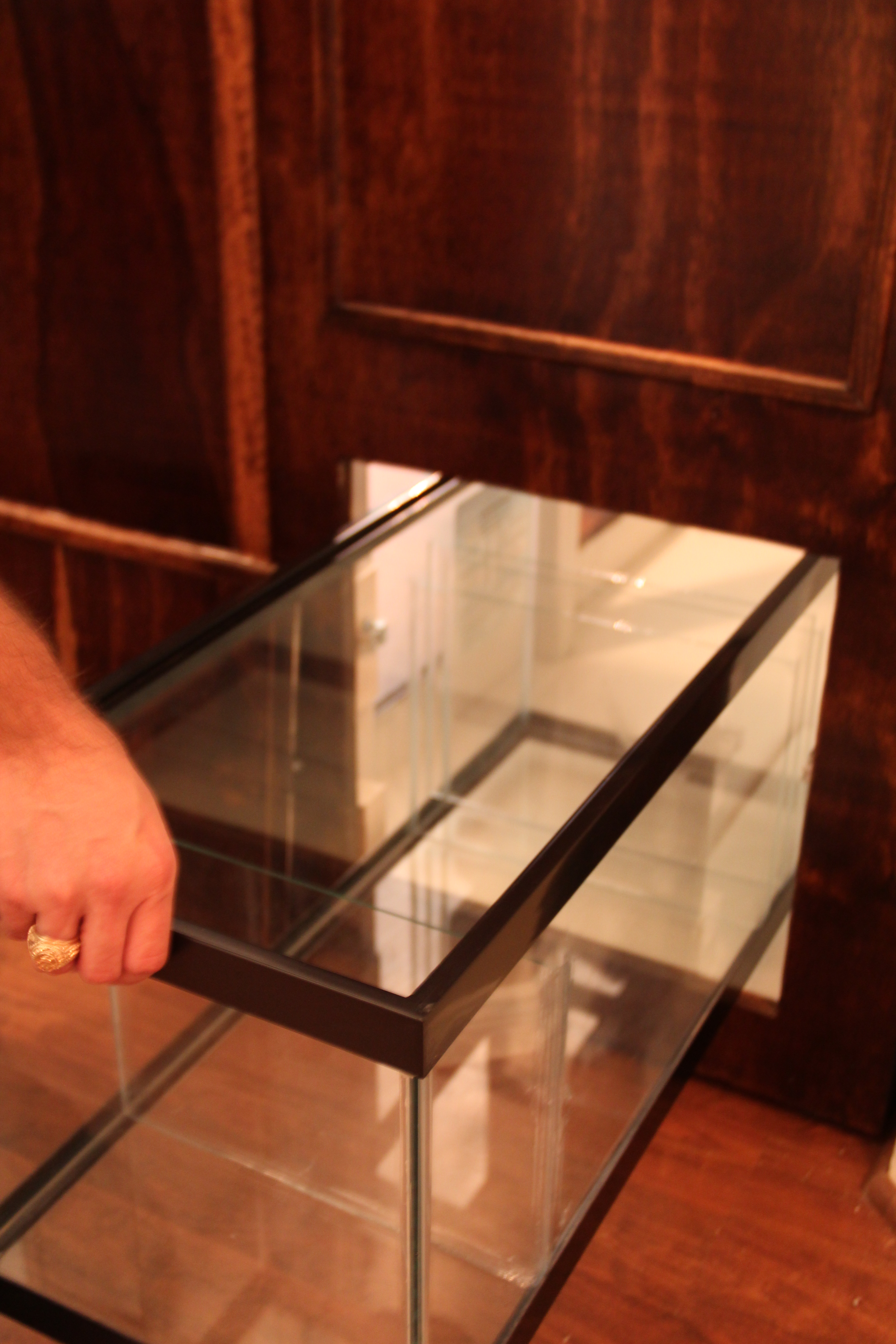 Fish Aquarium Stand (40 Breeder Tank With Hidden Sump Door) 12 Steps