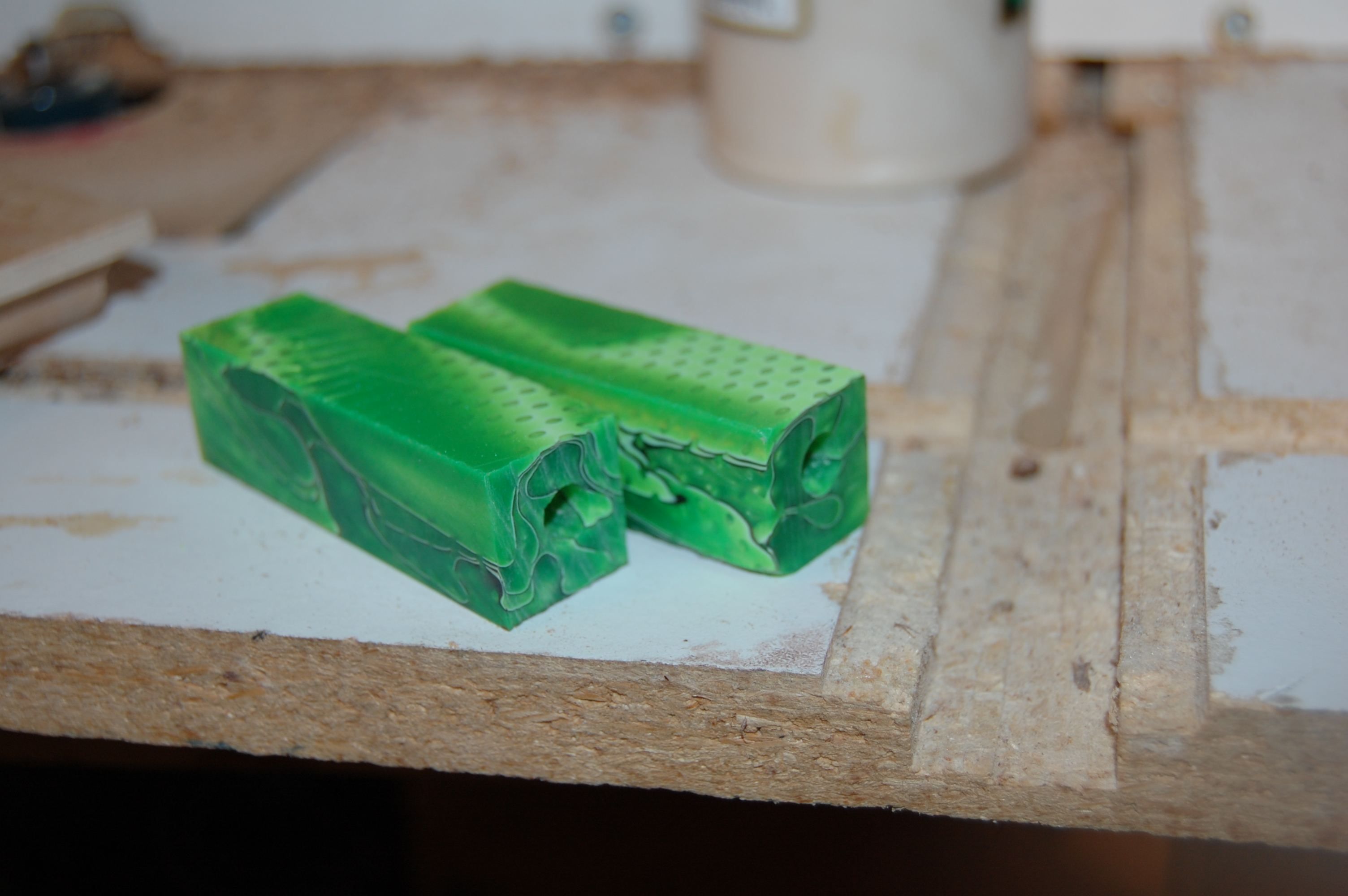 Guide to Turning Acrylic Pens (Video Guide) 10 Steps (with Pictures