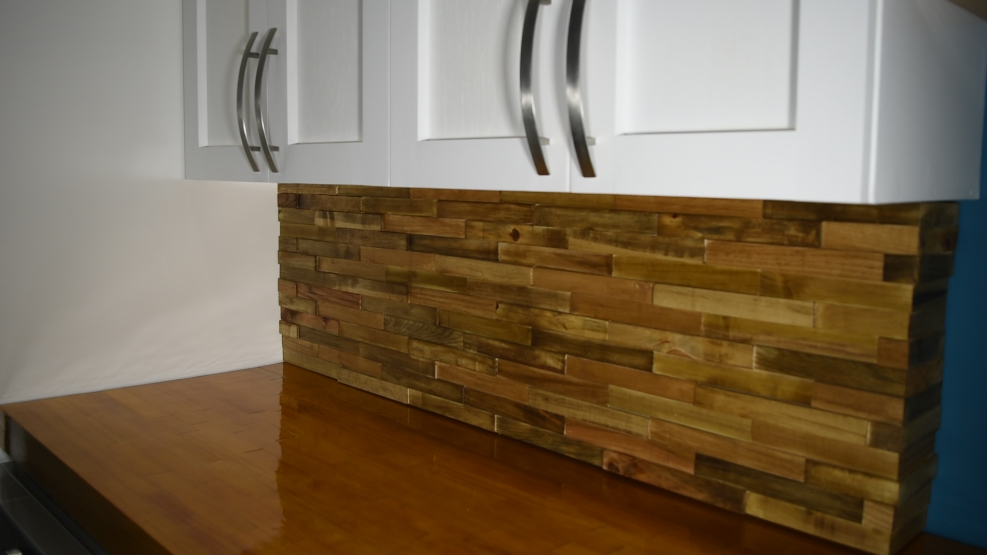 Pallet Wood Kitchen Backsplash Things In The Kitchen