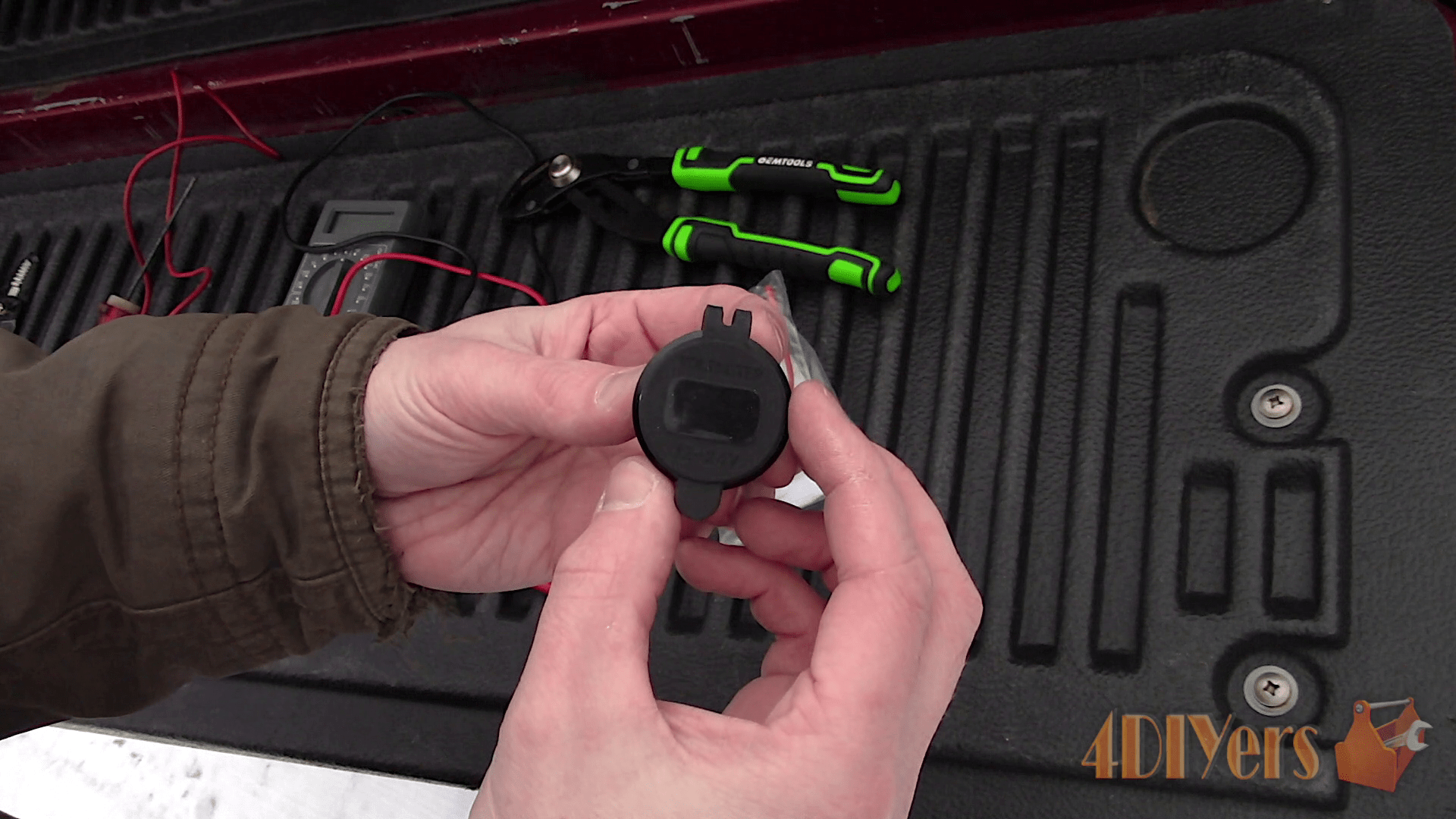How to Replace a 12v Cigarette Lighter Socket With a USB Charger Port