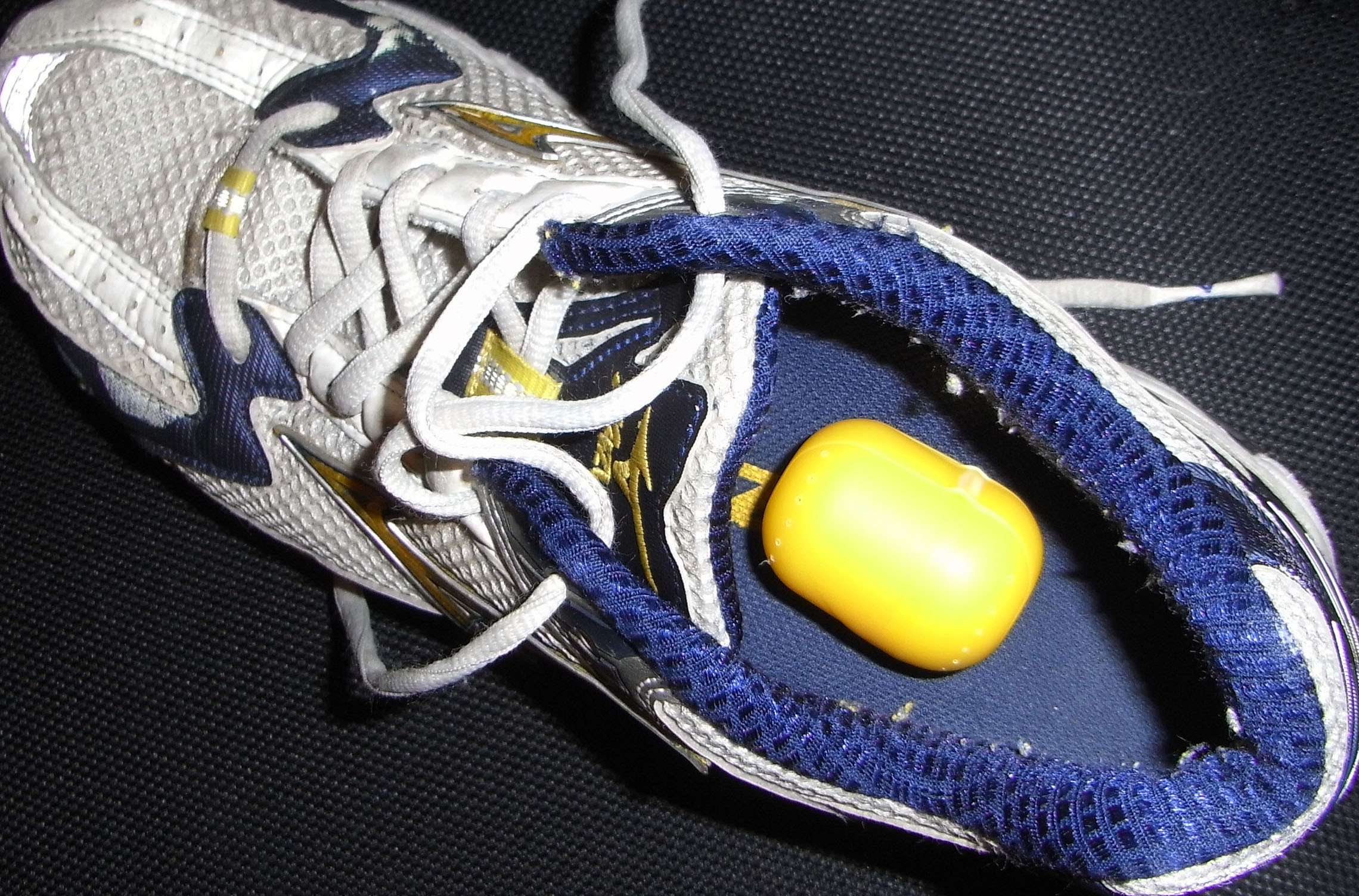 Deodorizing Sneaker Balls 4 Steps Instructables
