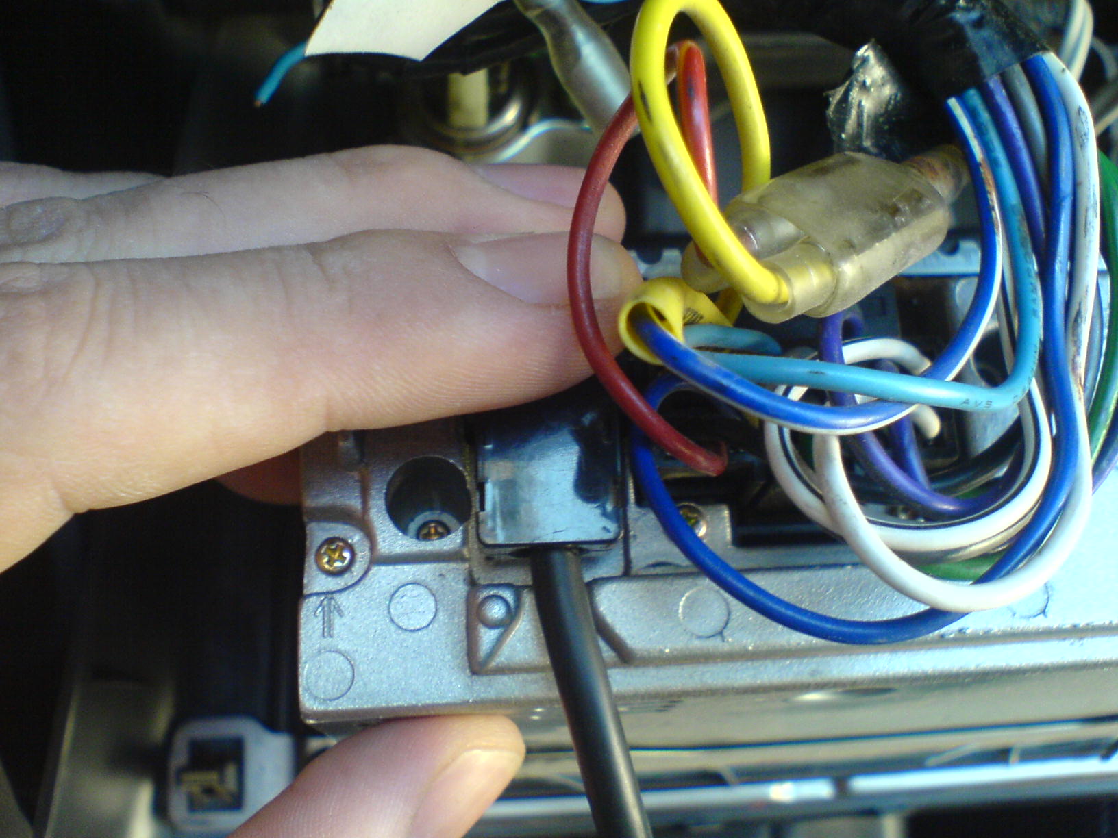 How to Connect Your Mp3 or Ipod on a Car Cdplayer. 6 Steps (with