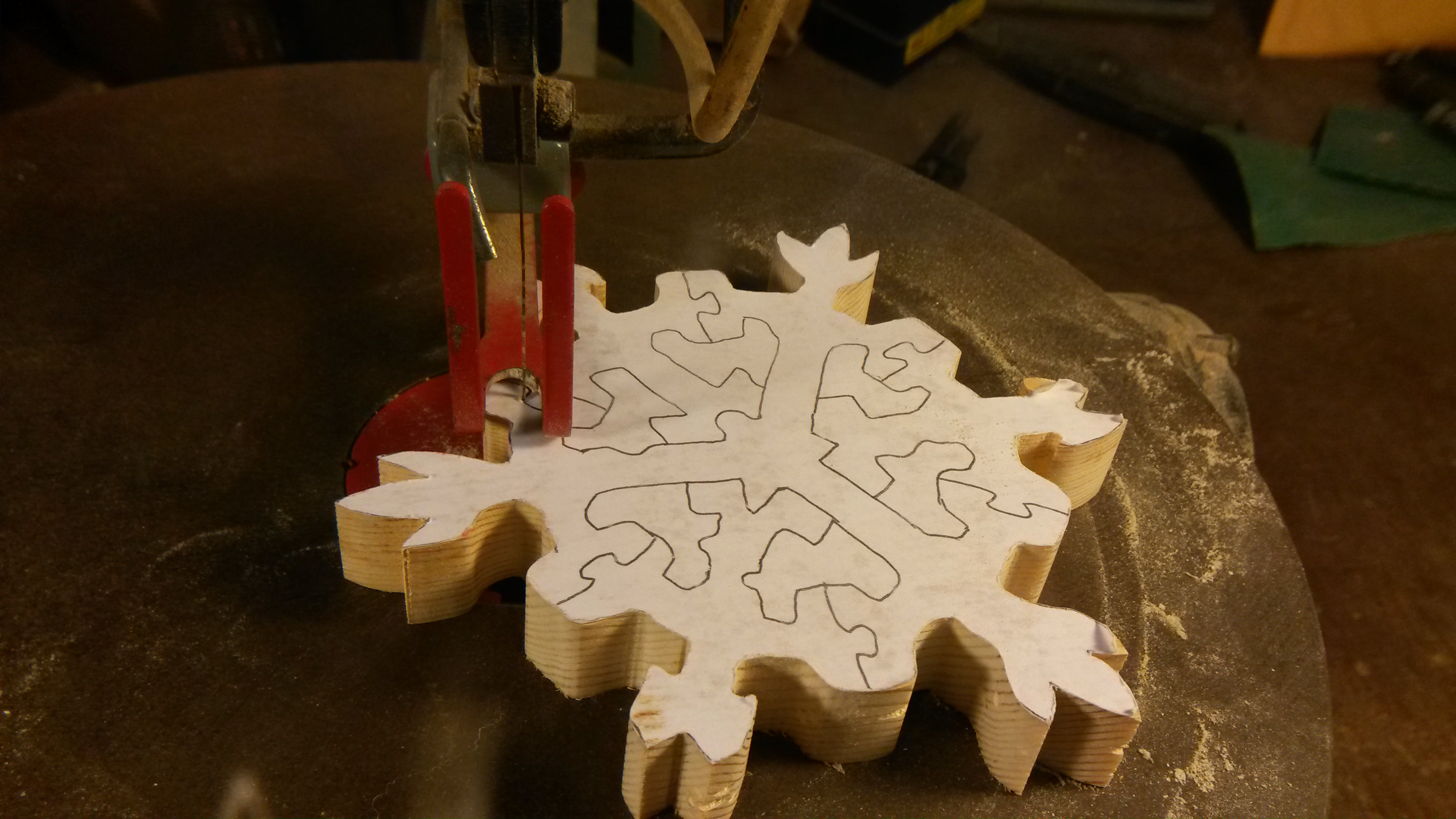 Wooden Snowflake Puzzle Stockingstuffers 5 Steps (with Pictures