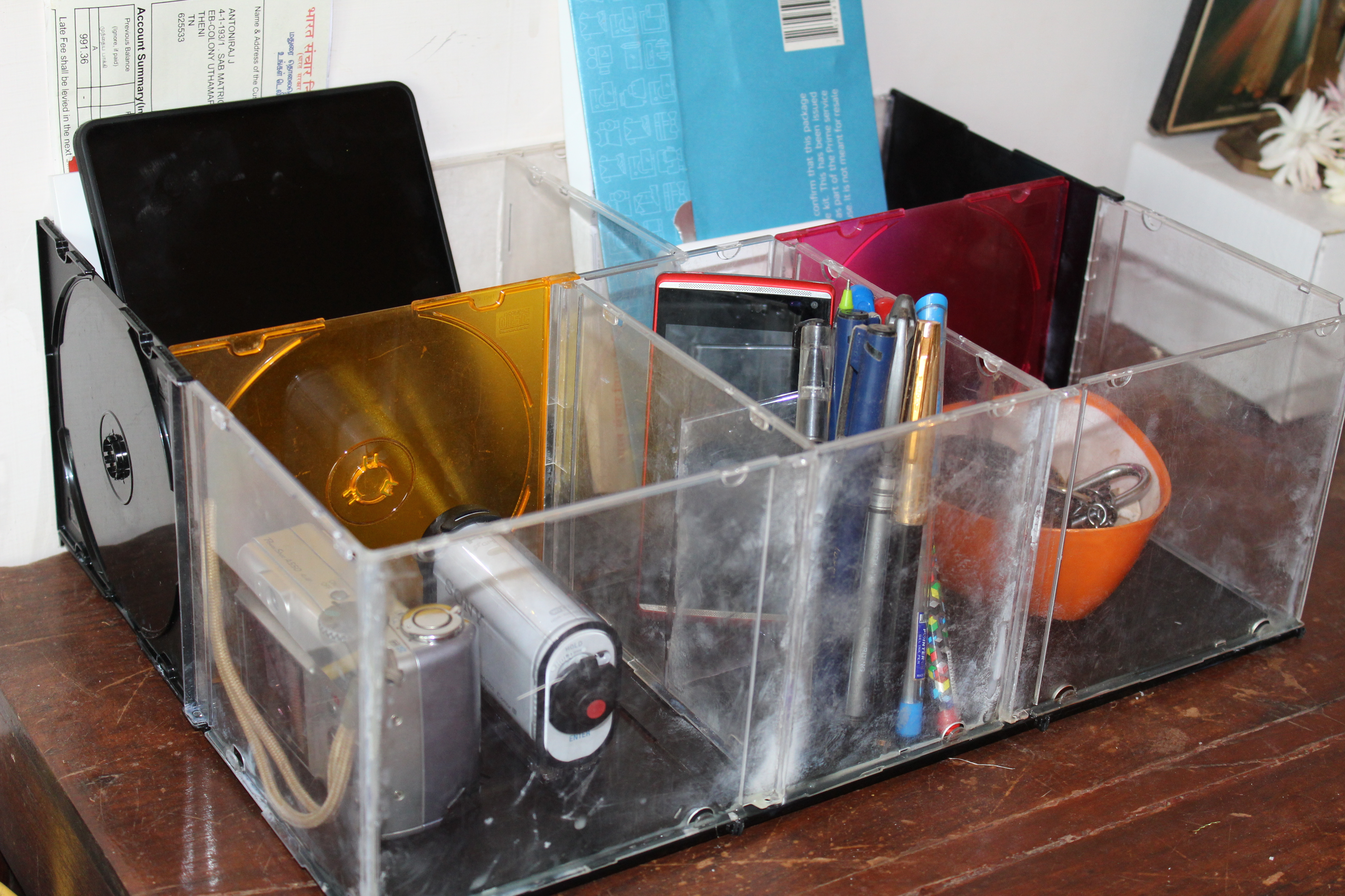 Desktop Organiser With Old CD Jewel Cases 9 Steps (with Pictures