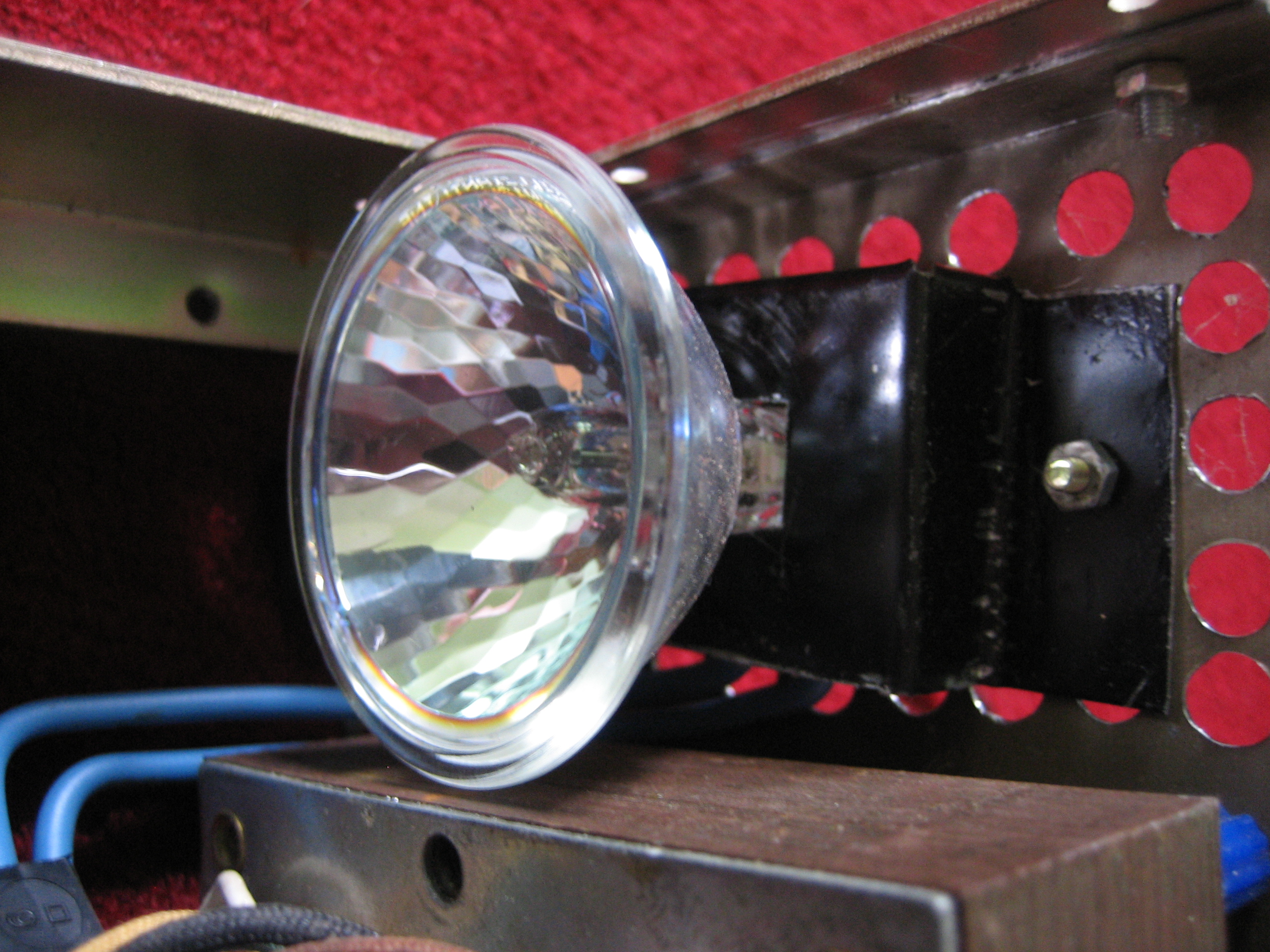 How to Build a Clock That Projects Time on the Wall 6 Steps