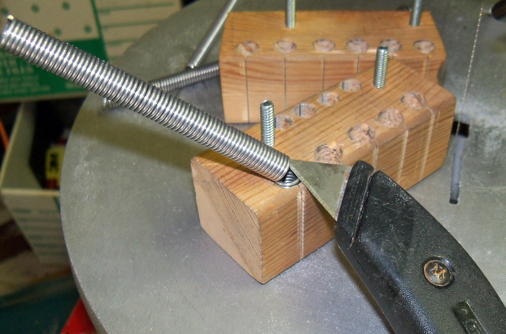 Scroll Saw Jig for Cutting Jump Rings 4 Steps Instructables