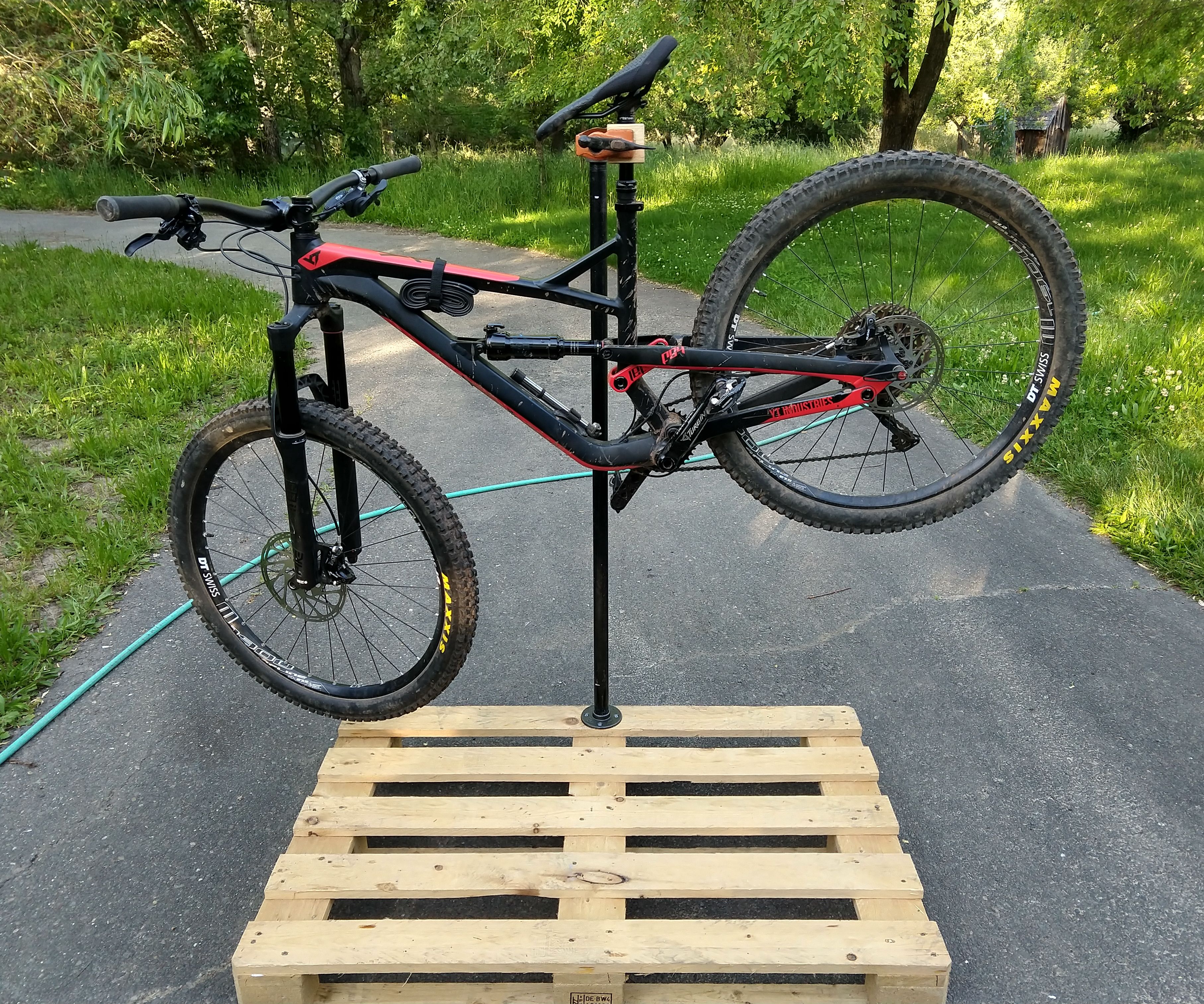 Bike Repair Stand Using a Pallet 5 Steps (with Pictures) Instructables