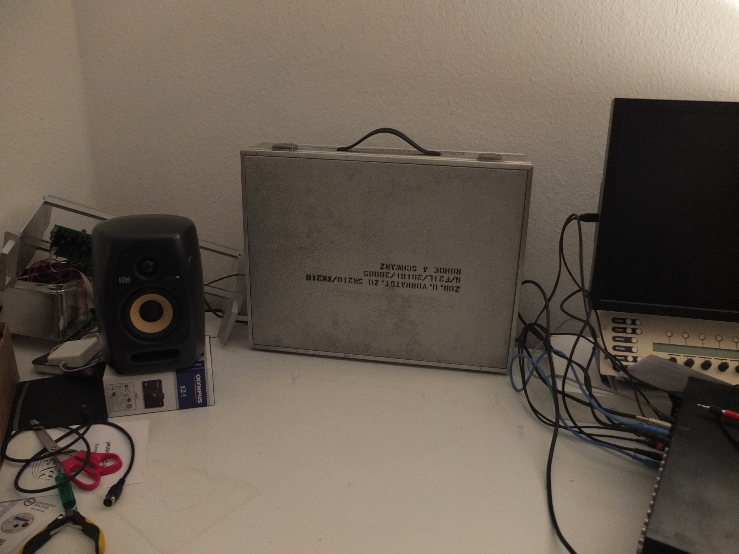 Build Your Own Lowcost EurorackSuitcase 6 Steps (with Pictures