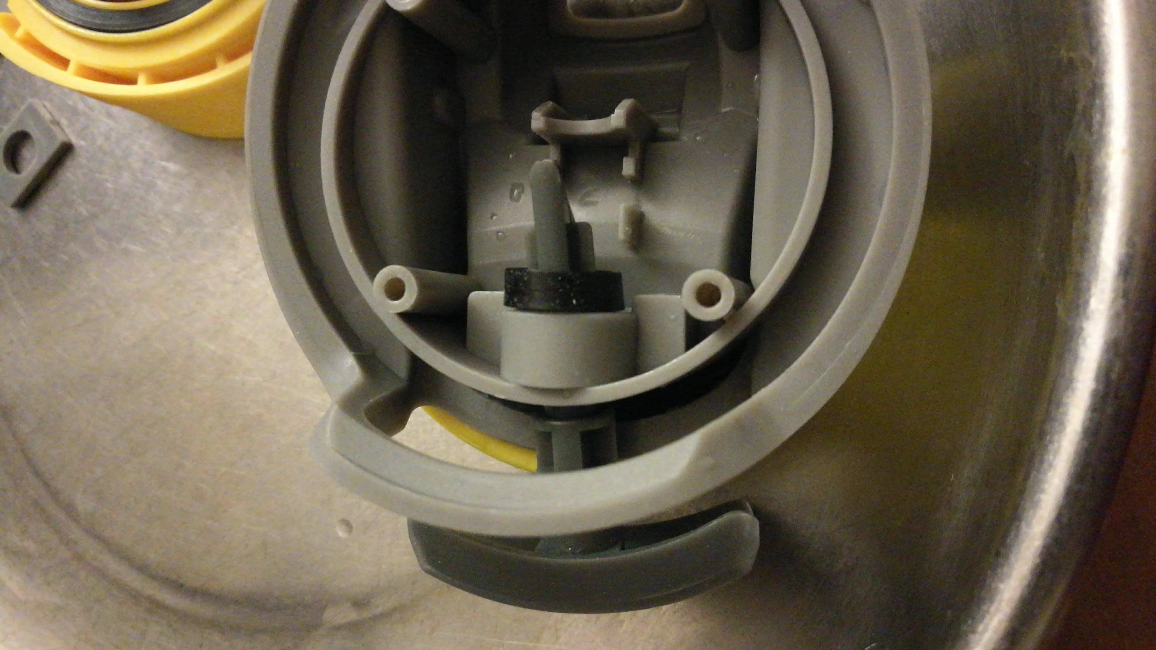 Take Apart Contigo Fit or Chill Autoseal Lid 6 Steps Instructables