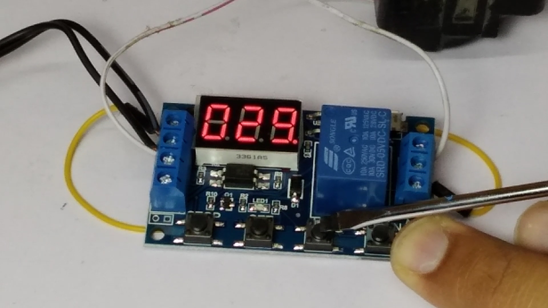 Automatic Chicken Door - Chicken Coop Door : 5 Steps - Instructables