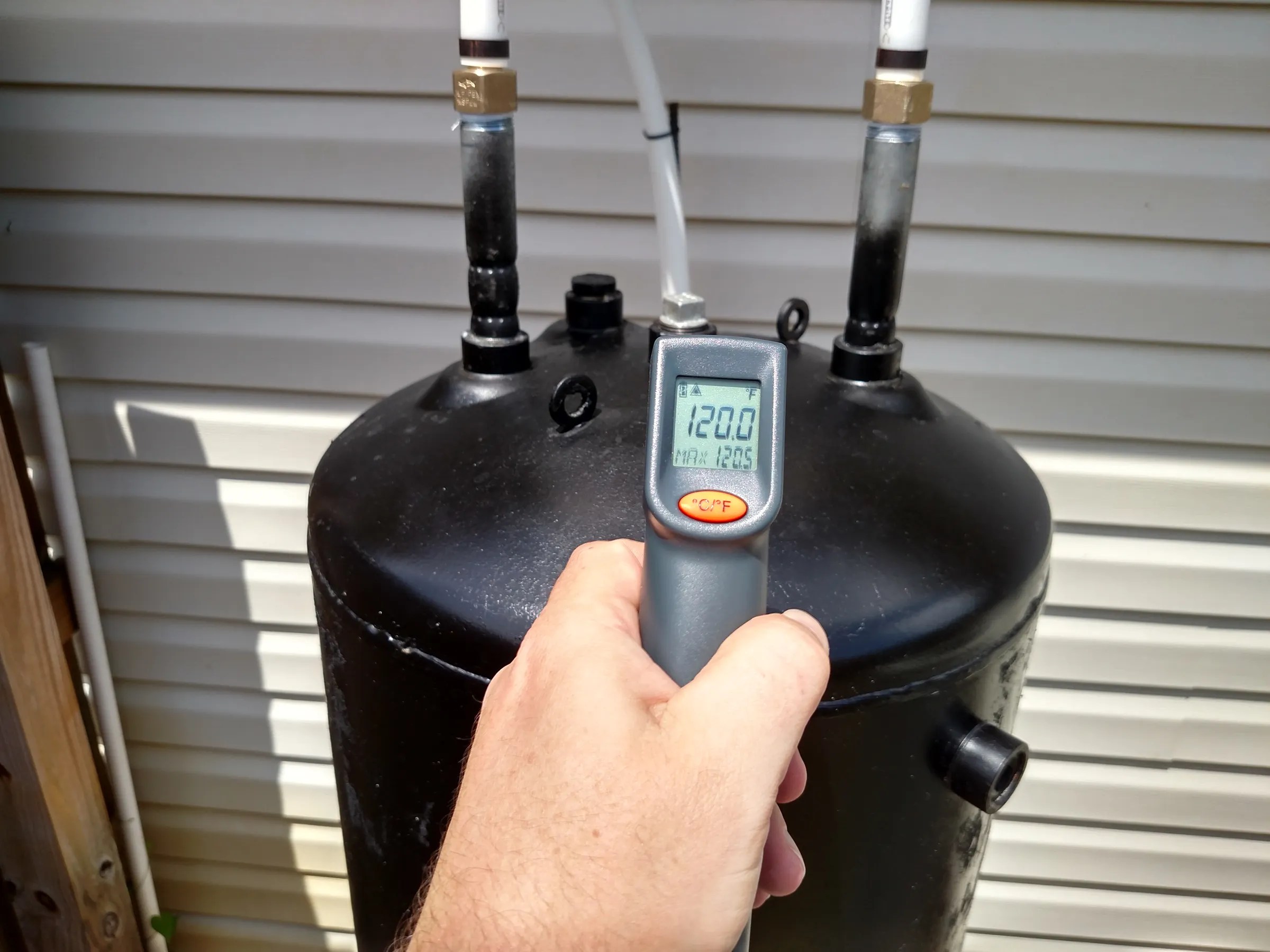 Make a Cheap Solar Batch Water Heater (Solar Preheater) 9 Steps (with