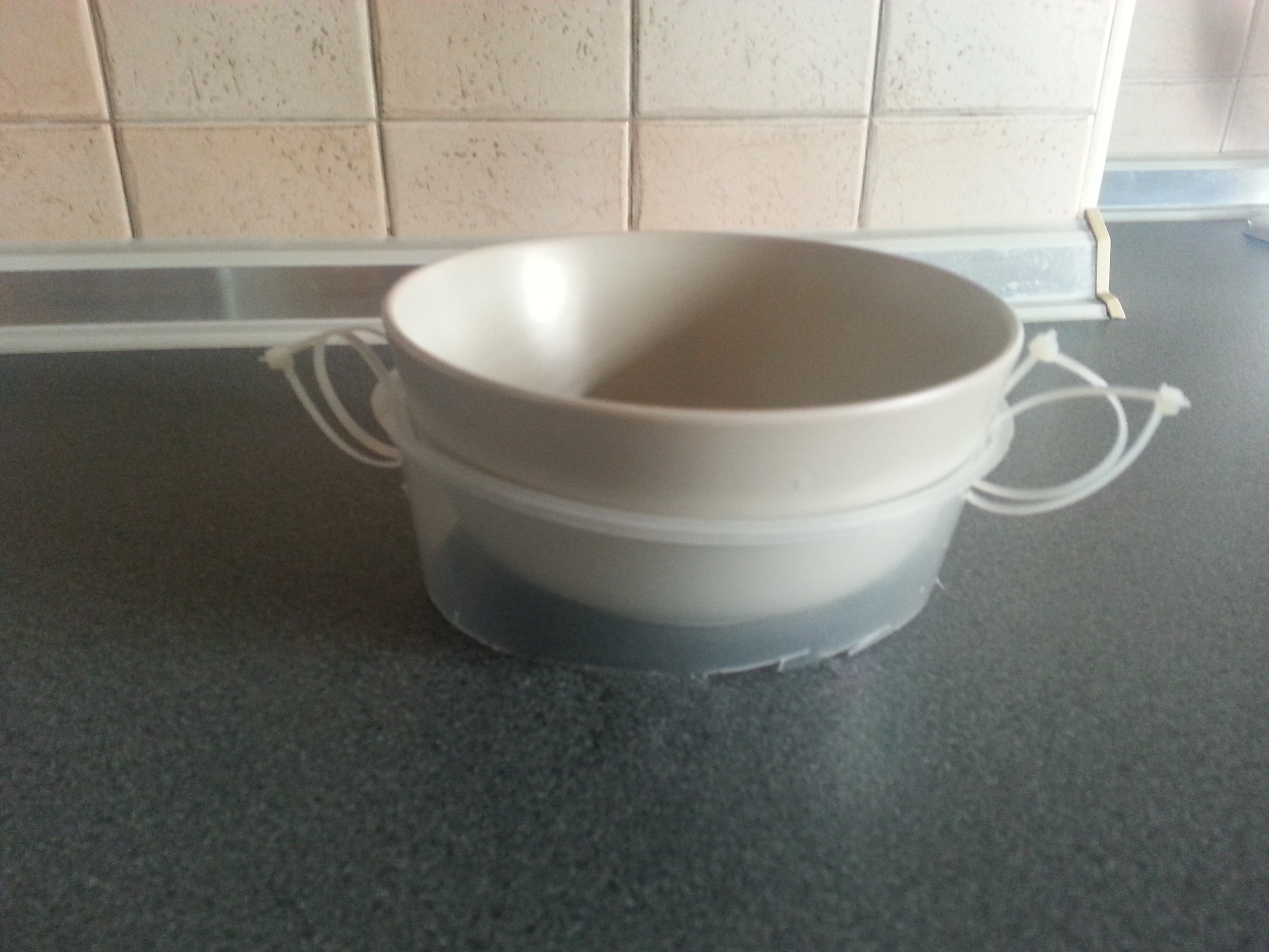 Simple and Cheap Bowl Holder 6 Steps Instructables