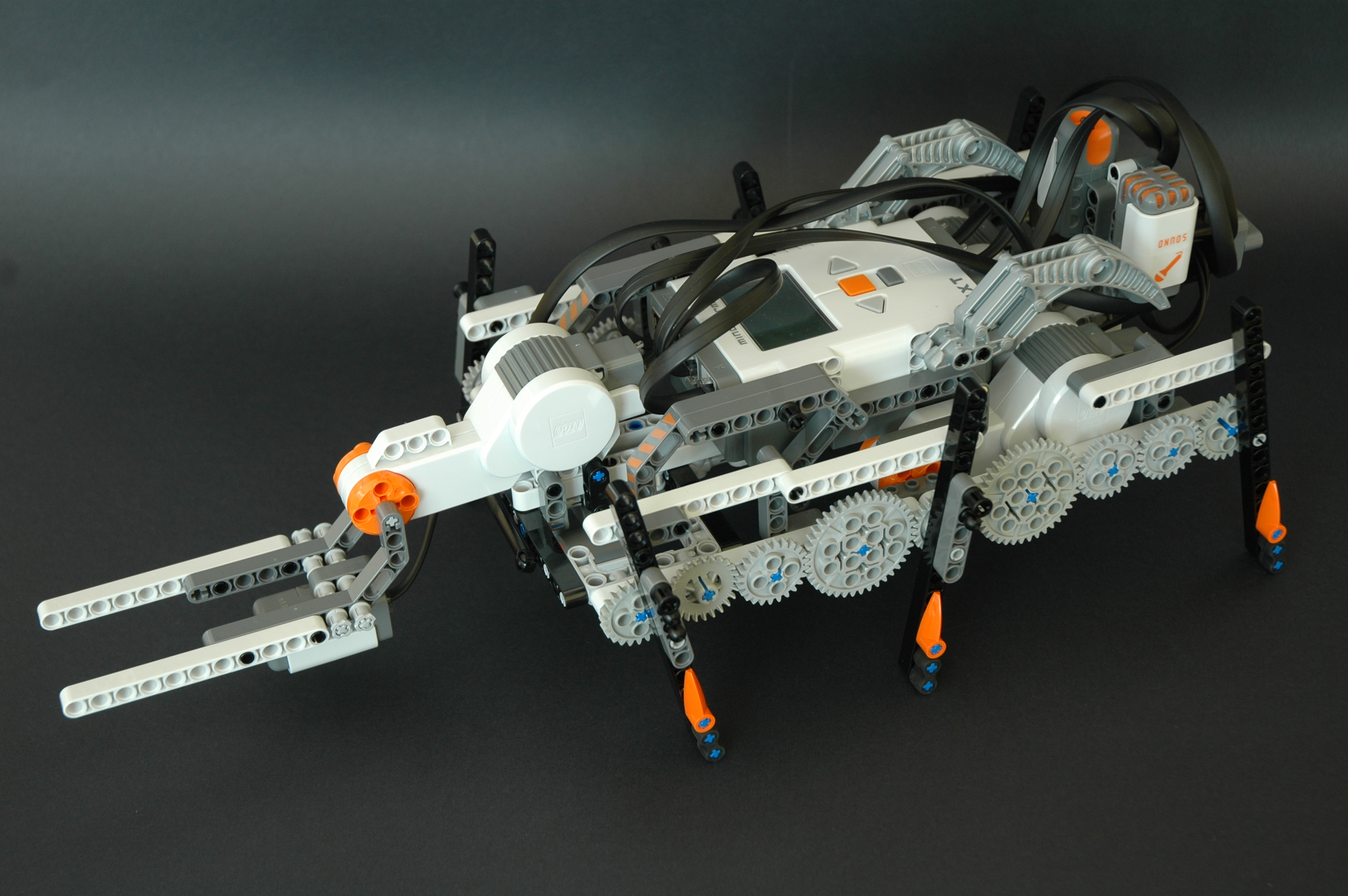 How to Build a Lego Mindstorms NXT Hexapod Robot? 5