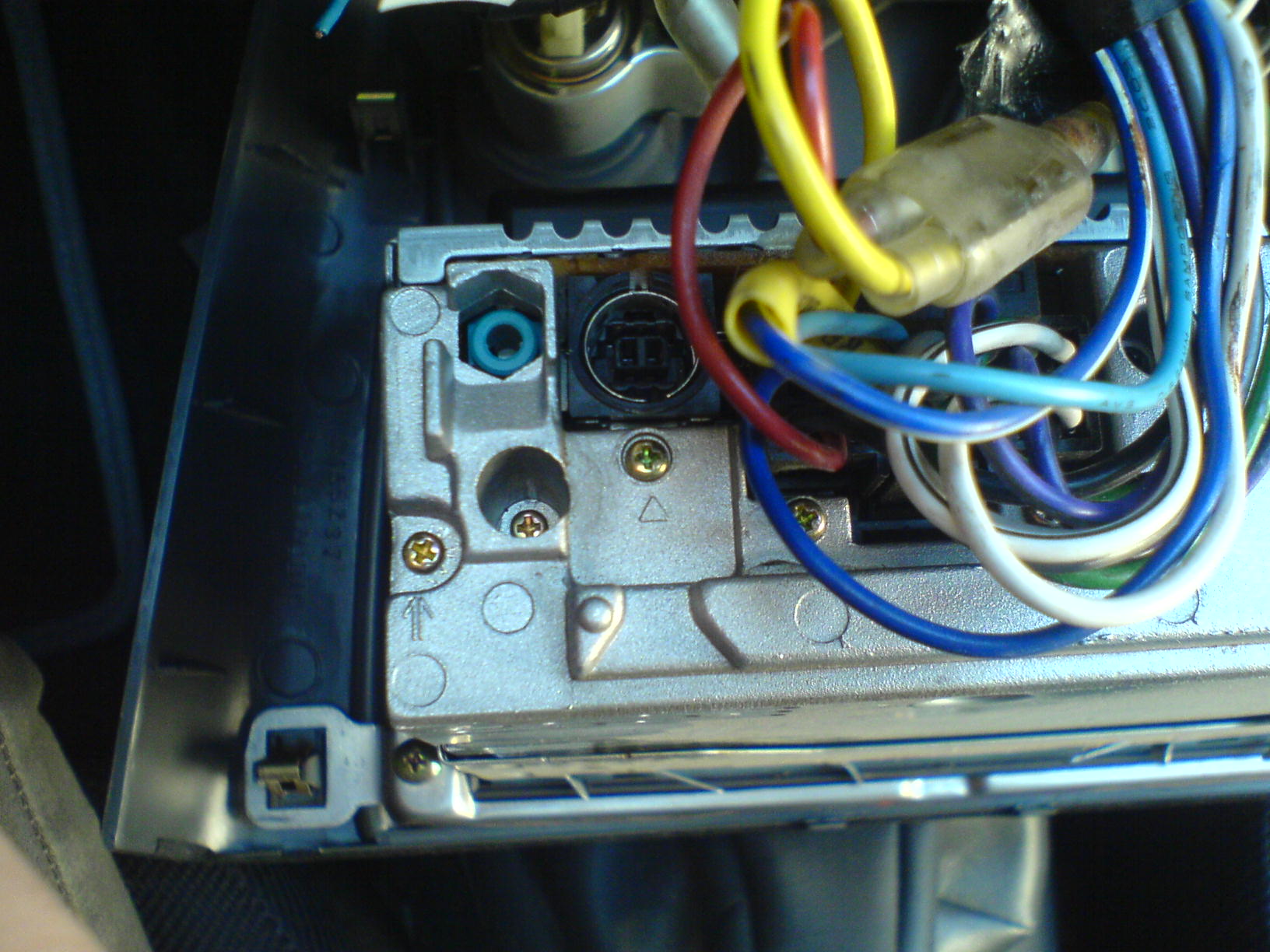 How to Connect Your Mp3 or Ipod on a Car Cdplayer. 6 Steps (with