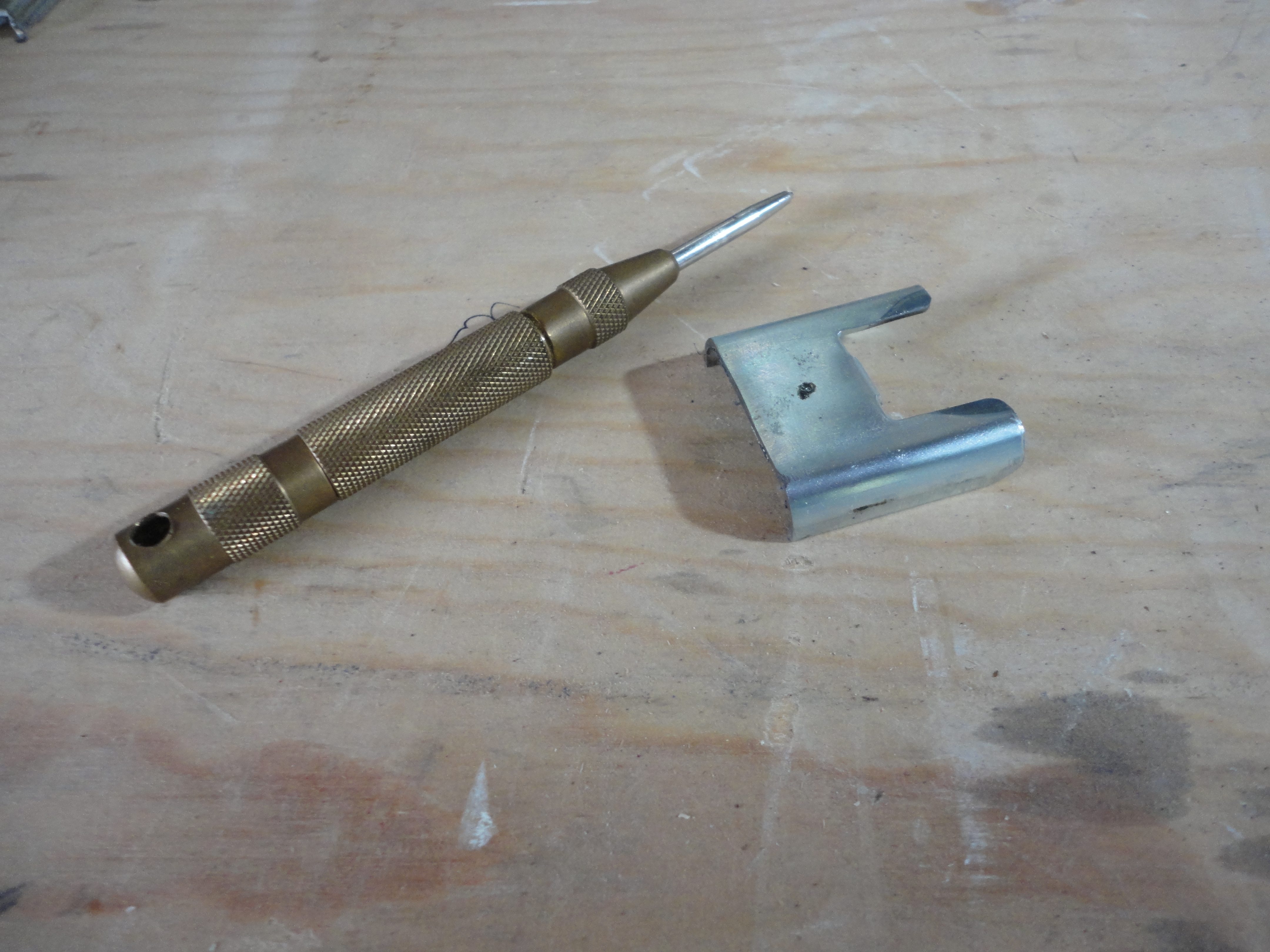 Assassin's Creed Hidden Blade Functional Prop!! 13 Steps (with