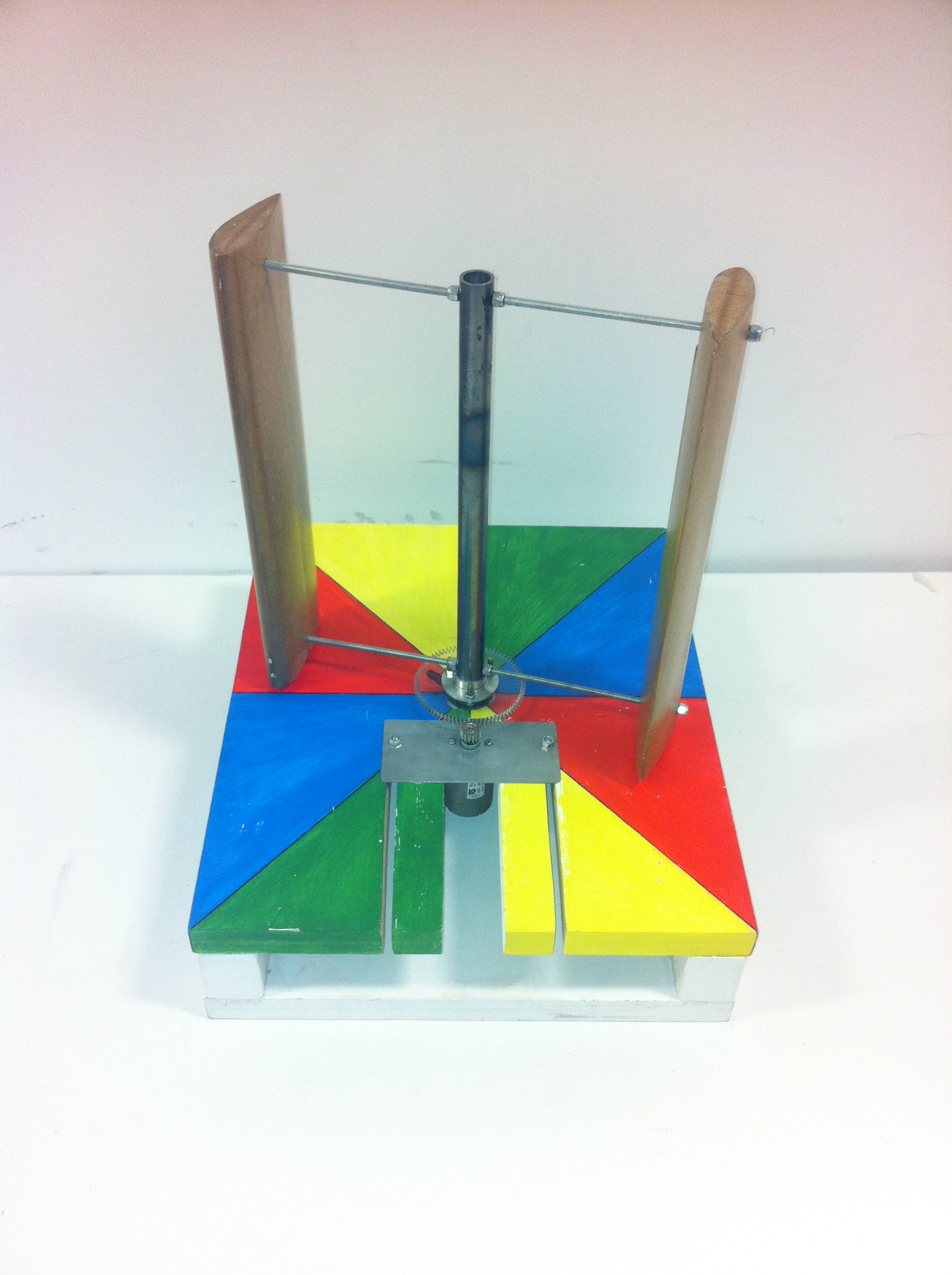 Darrieus Wind Turbine 5 Steps (with Pictures