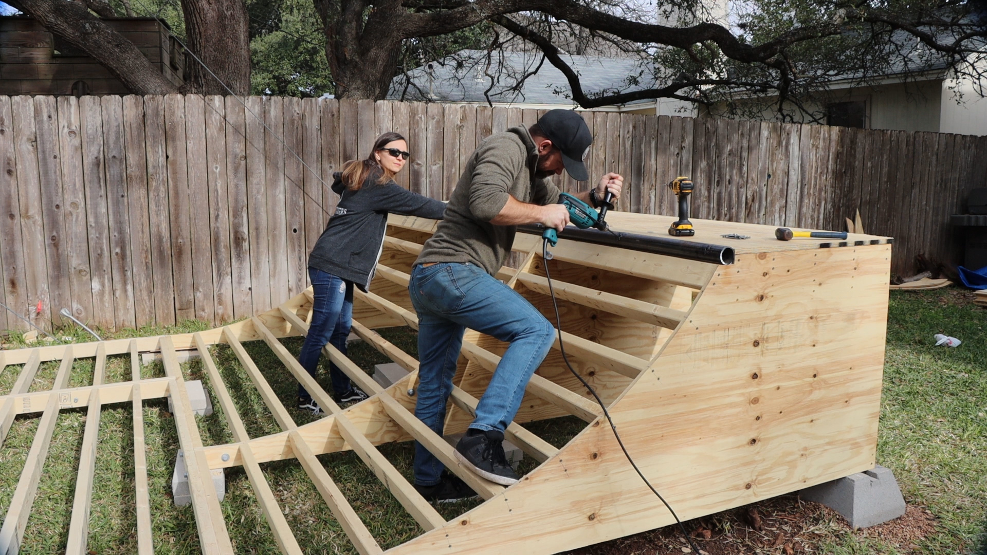 How to Make a Mini Ramp (DIY Halfpipe) 12 Steps (with Pictures