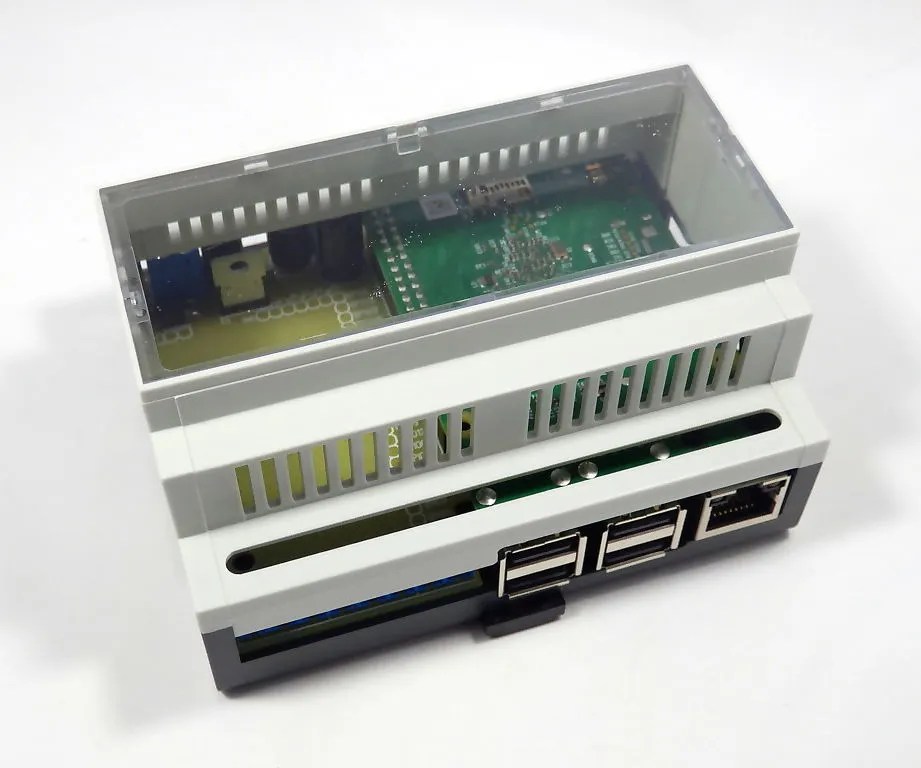 Raspberry Pi 2/3 DIN Rail Enclosure With Breadboard