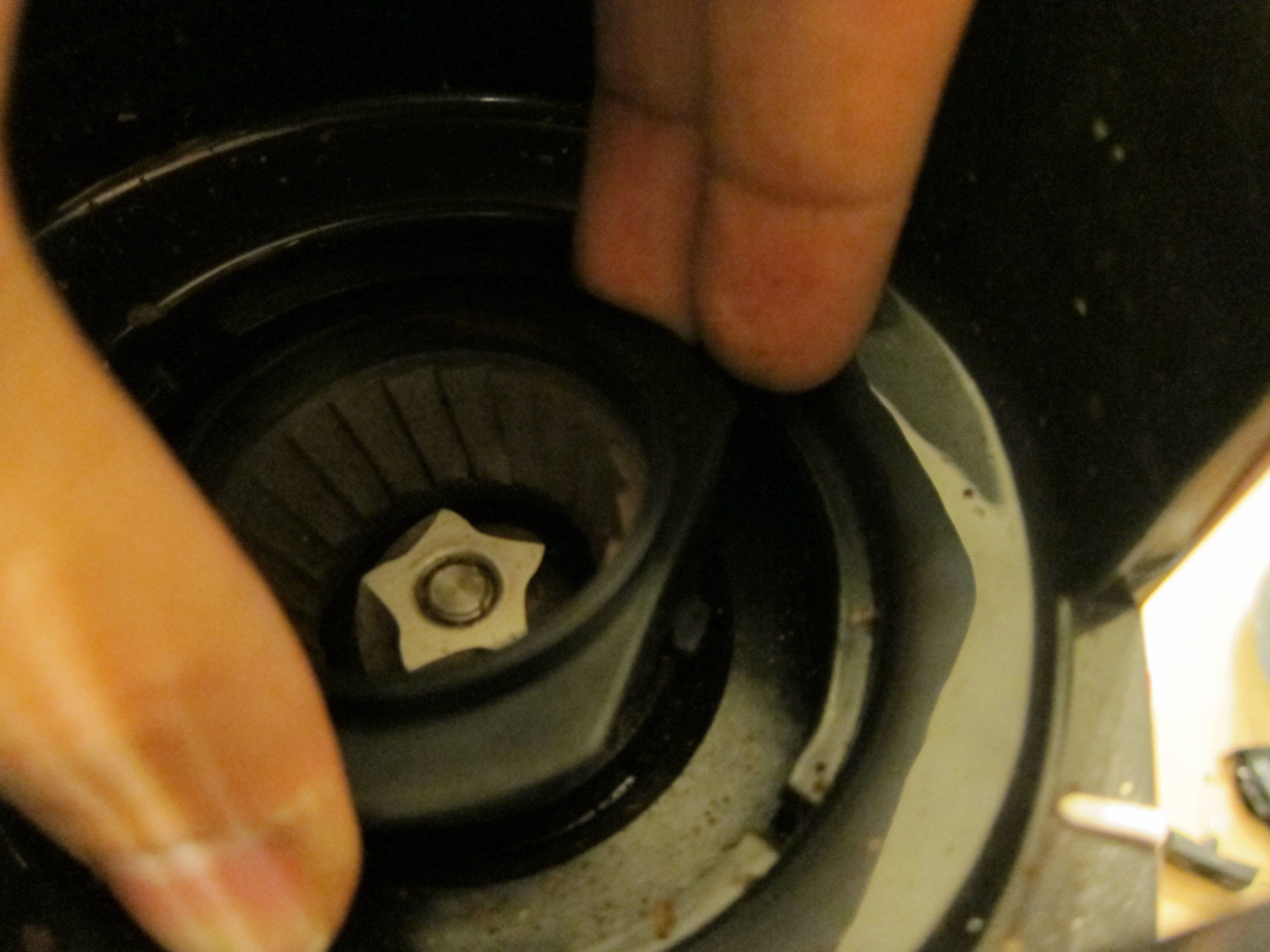 How to Repair/remove the On/off Switch on a Breville BCG450XL Conical