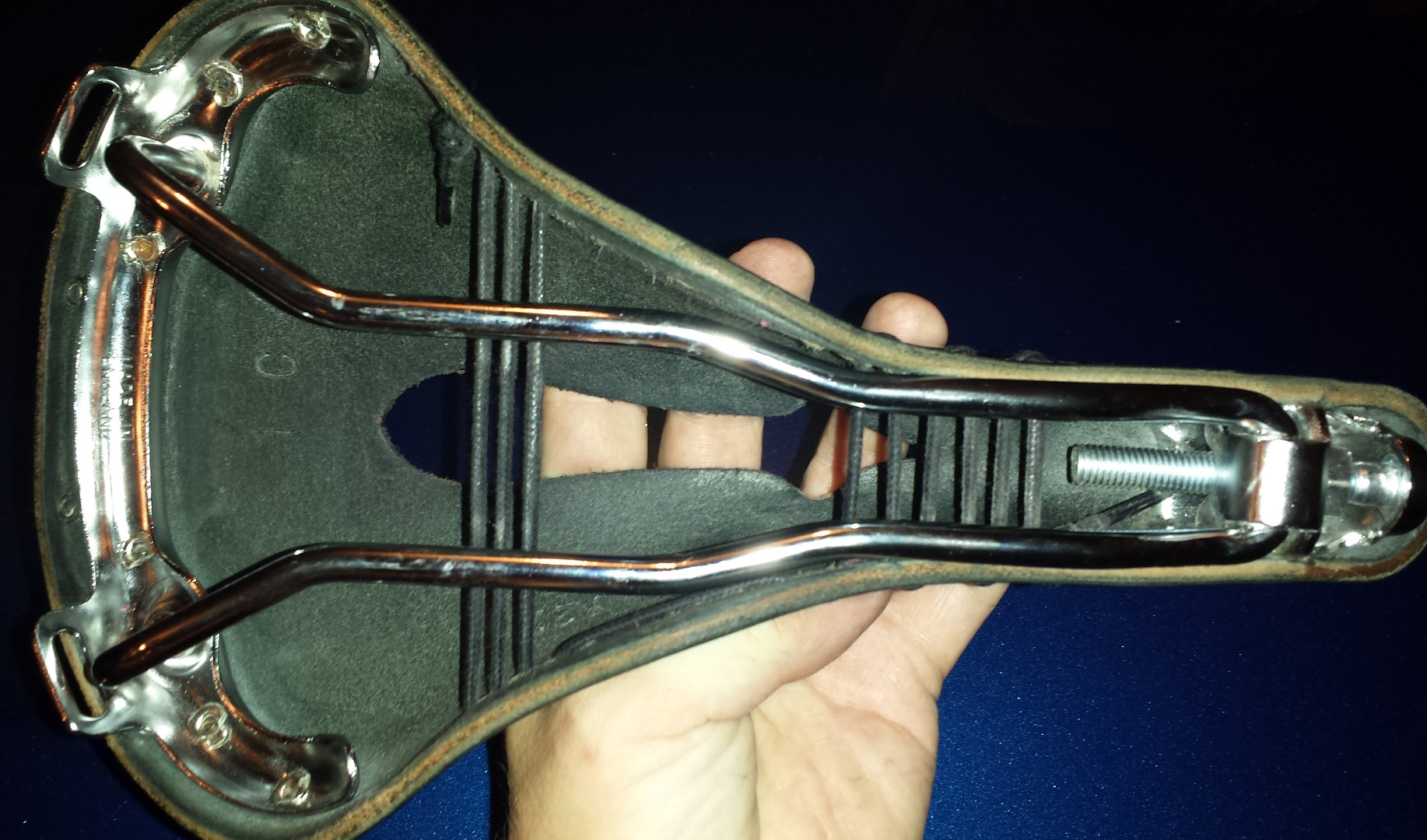 How to Lace a Brooks Saddle. 4 Steps (with Pictures) Instructables