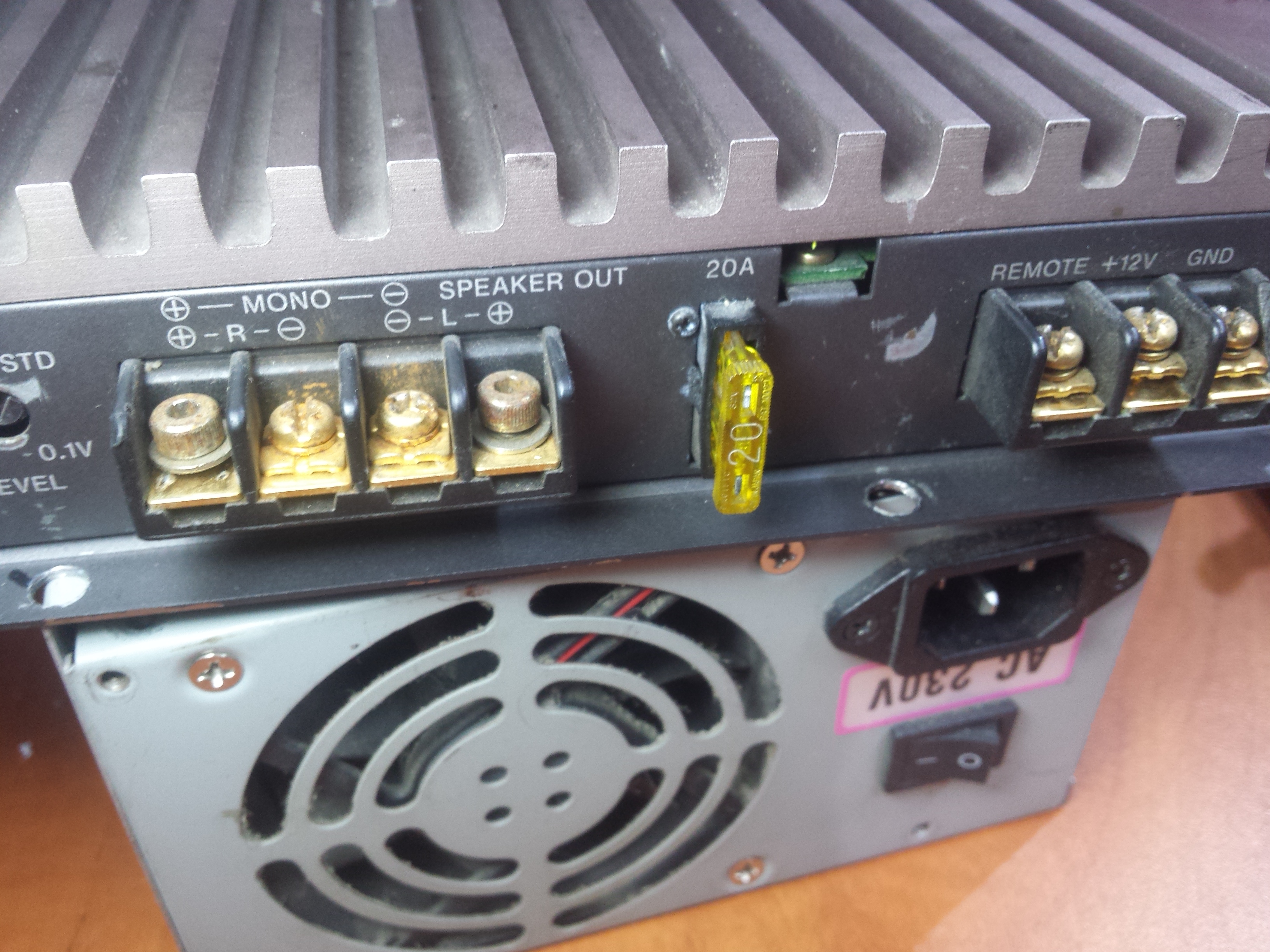 How to Properly Hook Up a Car Amplifier Inside the House 6 Steps