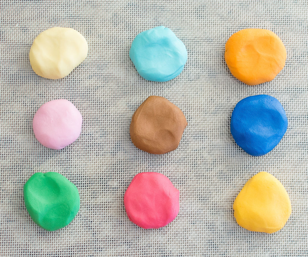 How to Add Coloring to Fondant (with Pictures) Instructables