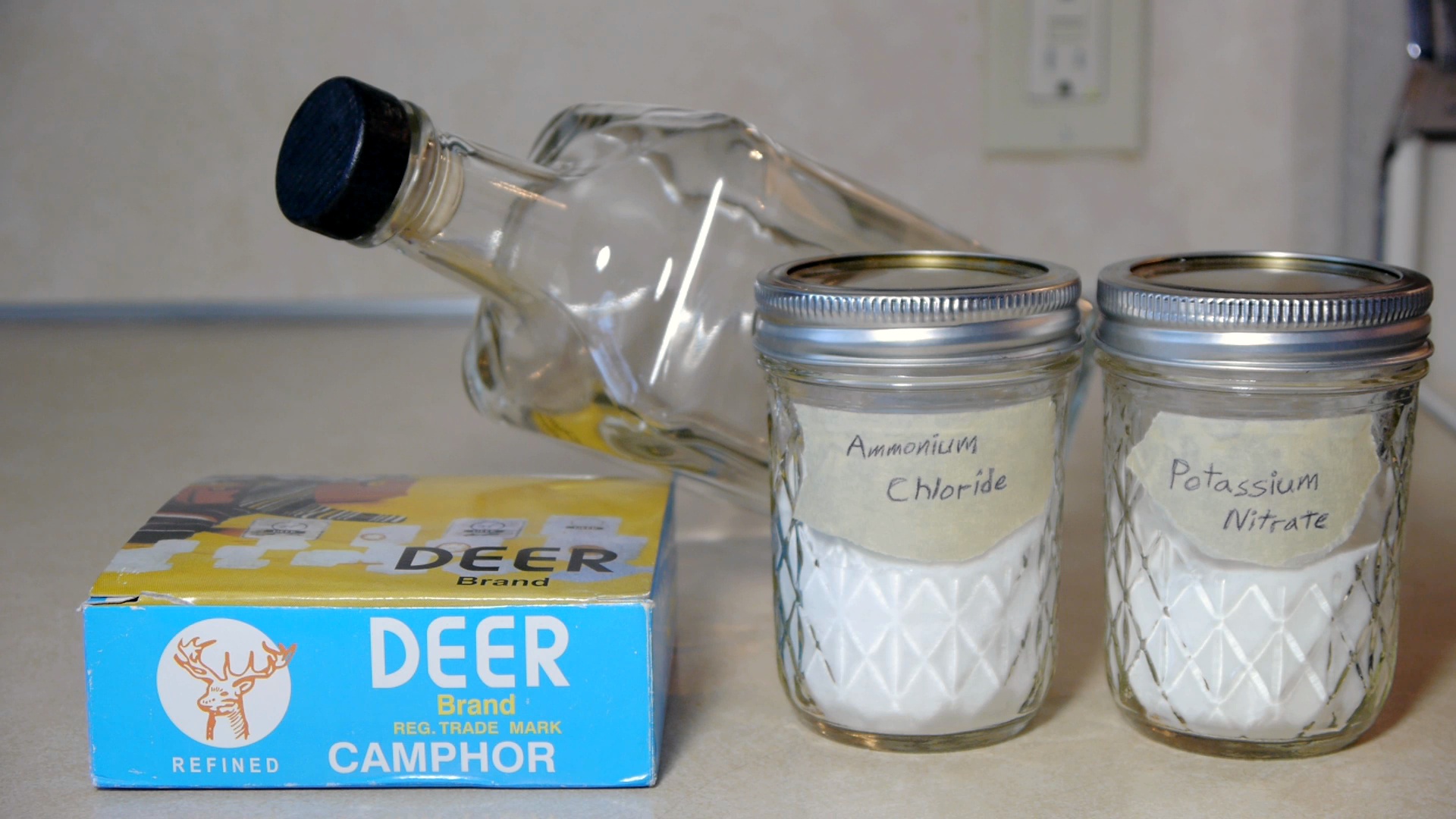 Fitzroy Storm Glass (18th Century Weather Prediction Device) 3 Steps