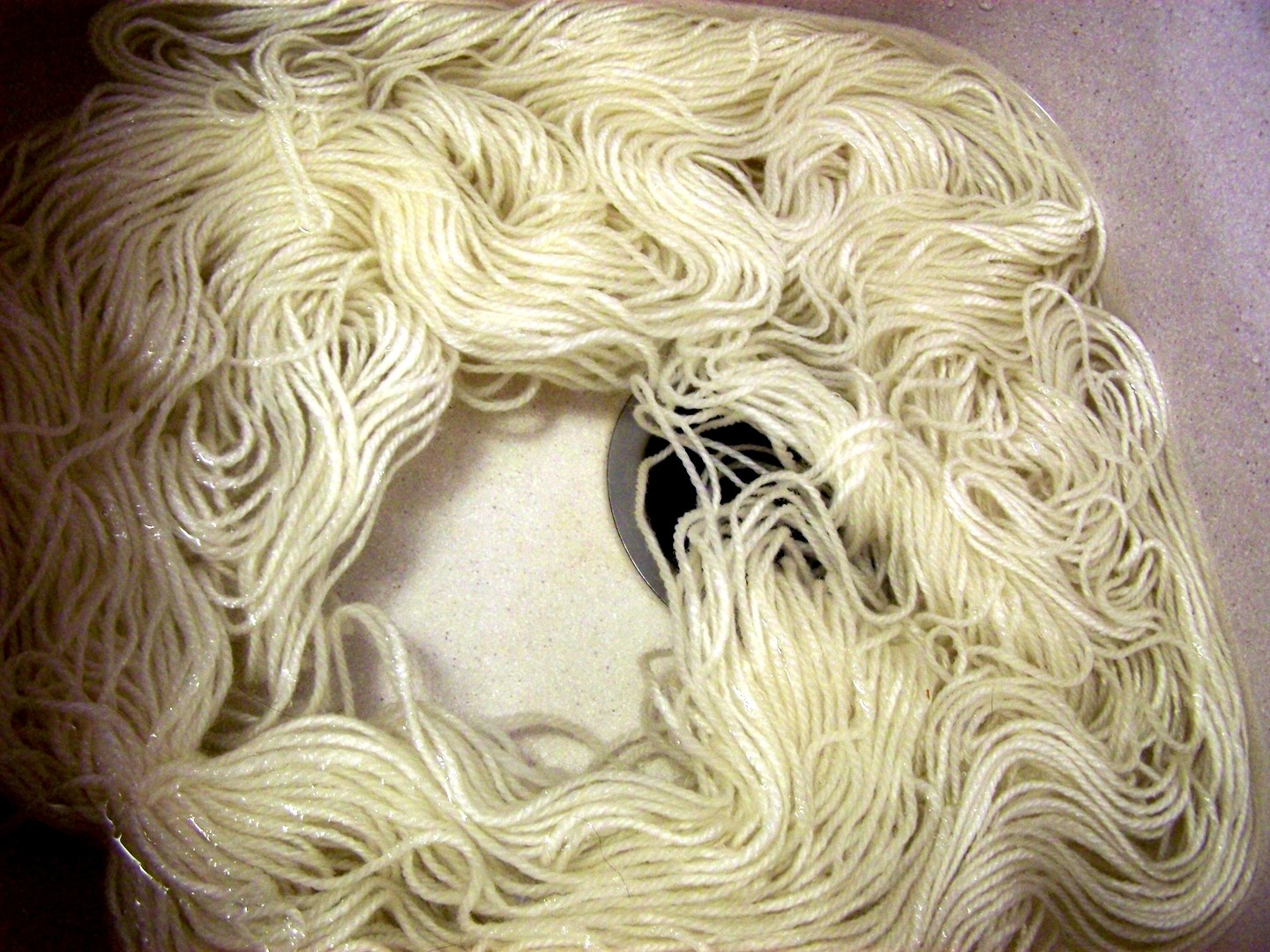 How to Dye Wool Yarn With Coffee, Tea, and Turmeric 5 Steps (with