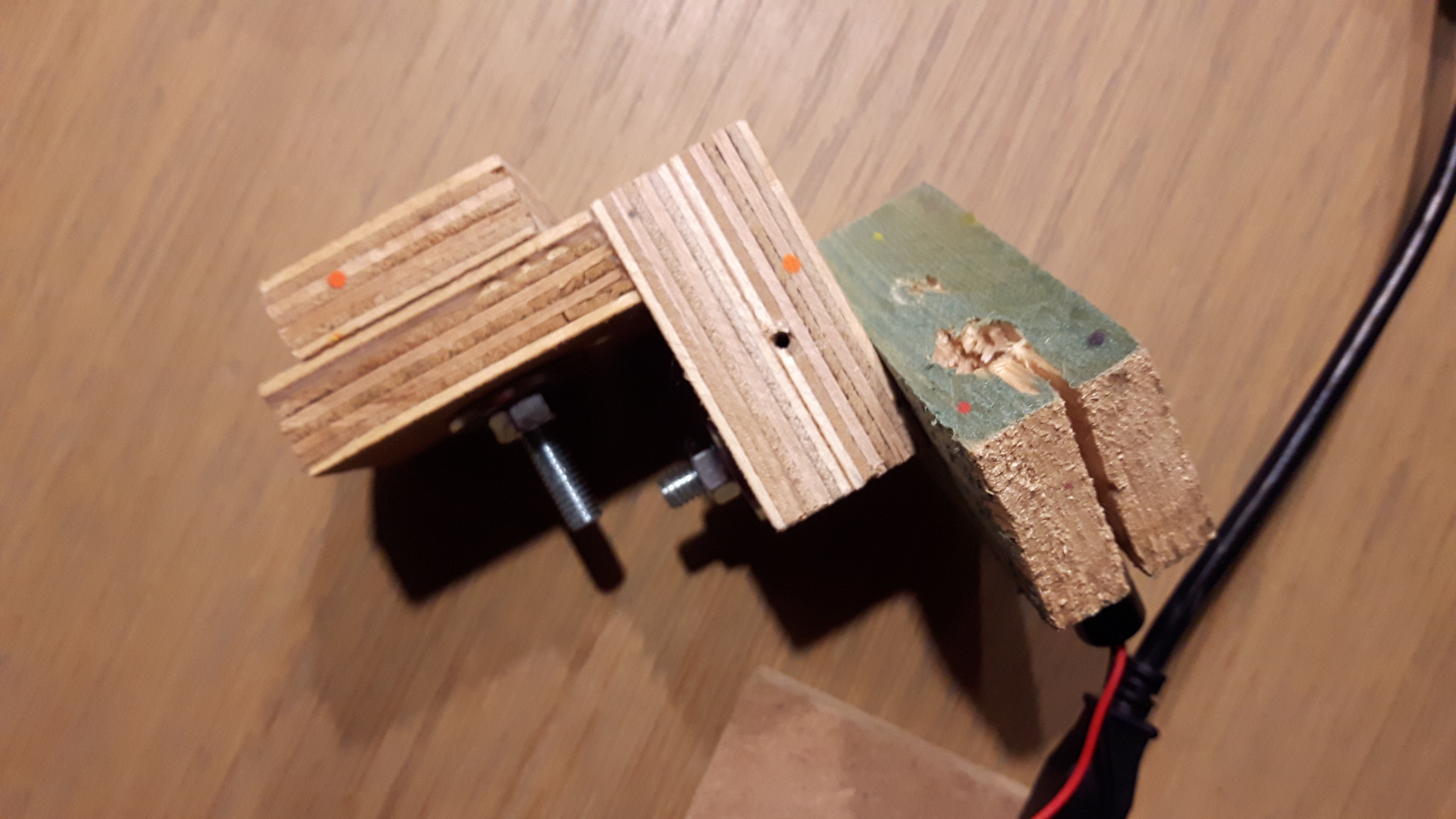 High Speed Photography Flash Trigger by Sound or Laser Barrier (Arduino