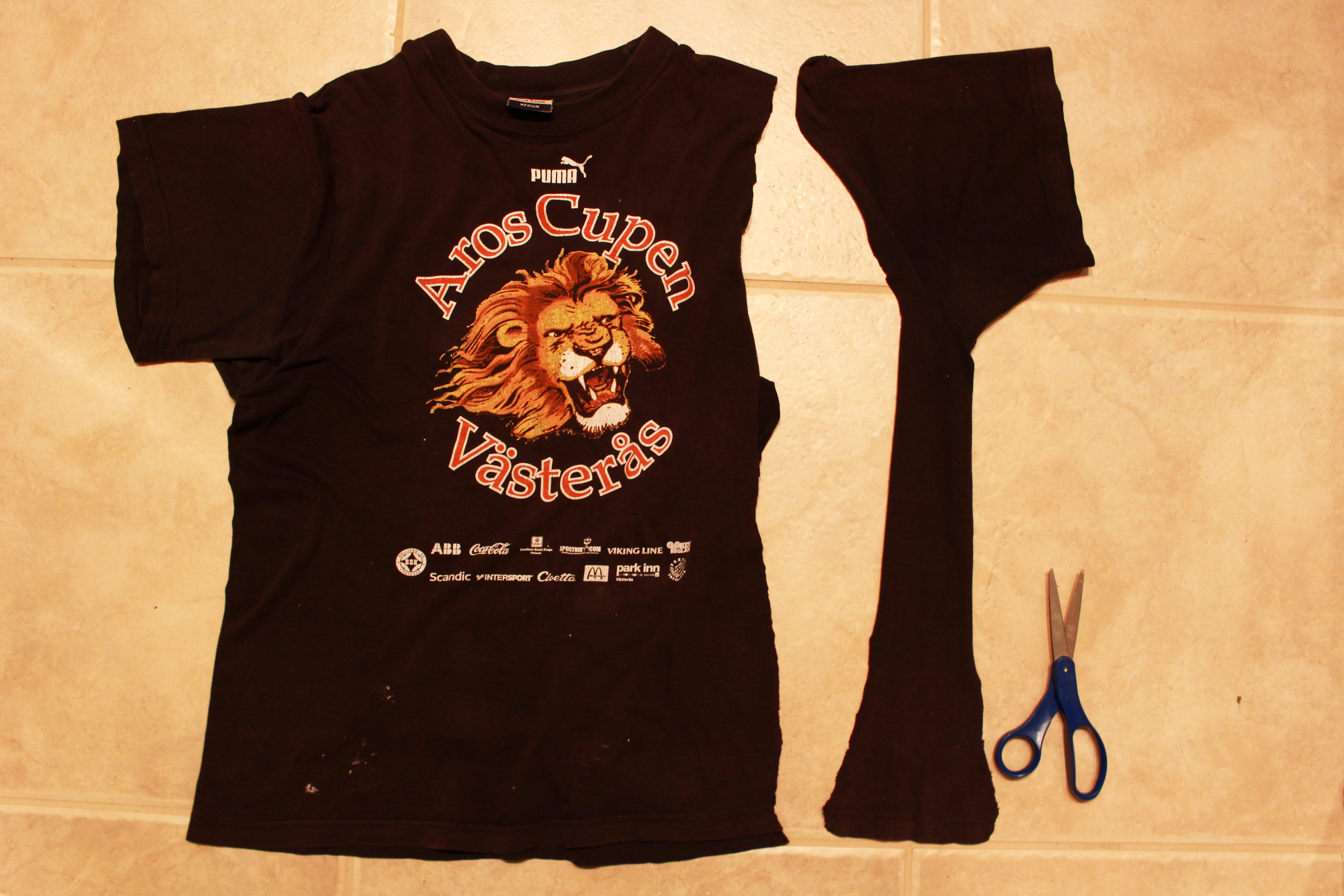 How to Take in a Tshirt (without a Sewing Machine) 7 Steps (with