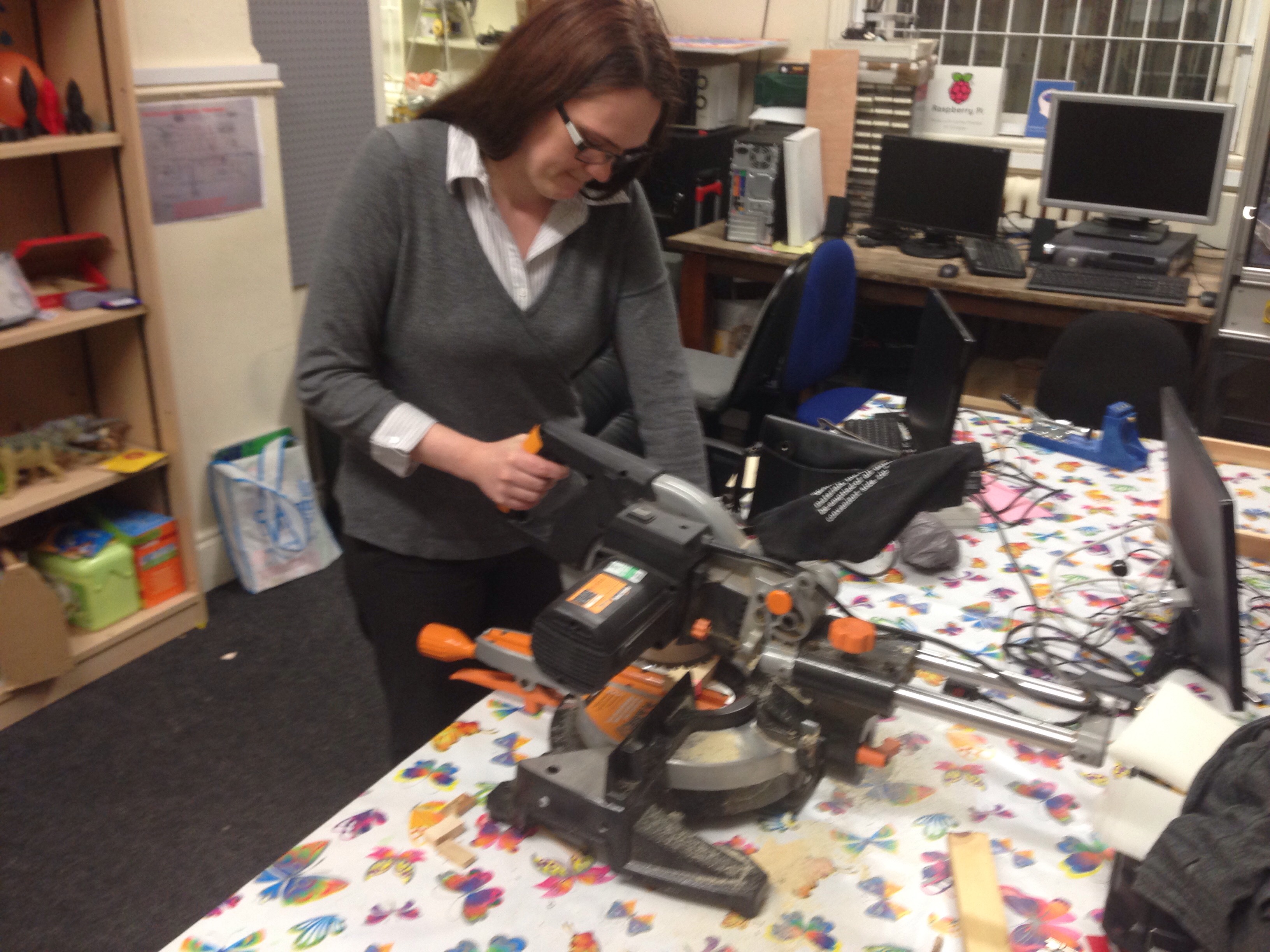 Quick, Cheap and Easy Screen Printing Frames 4 Steps (with Pictures