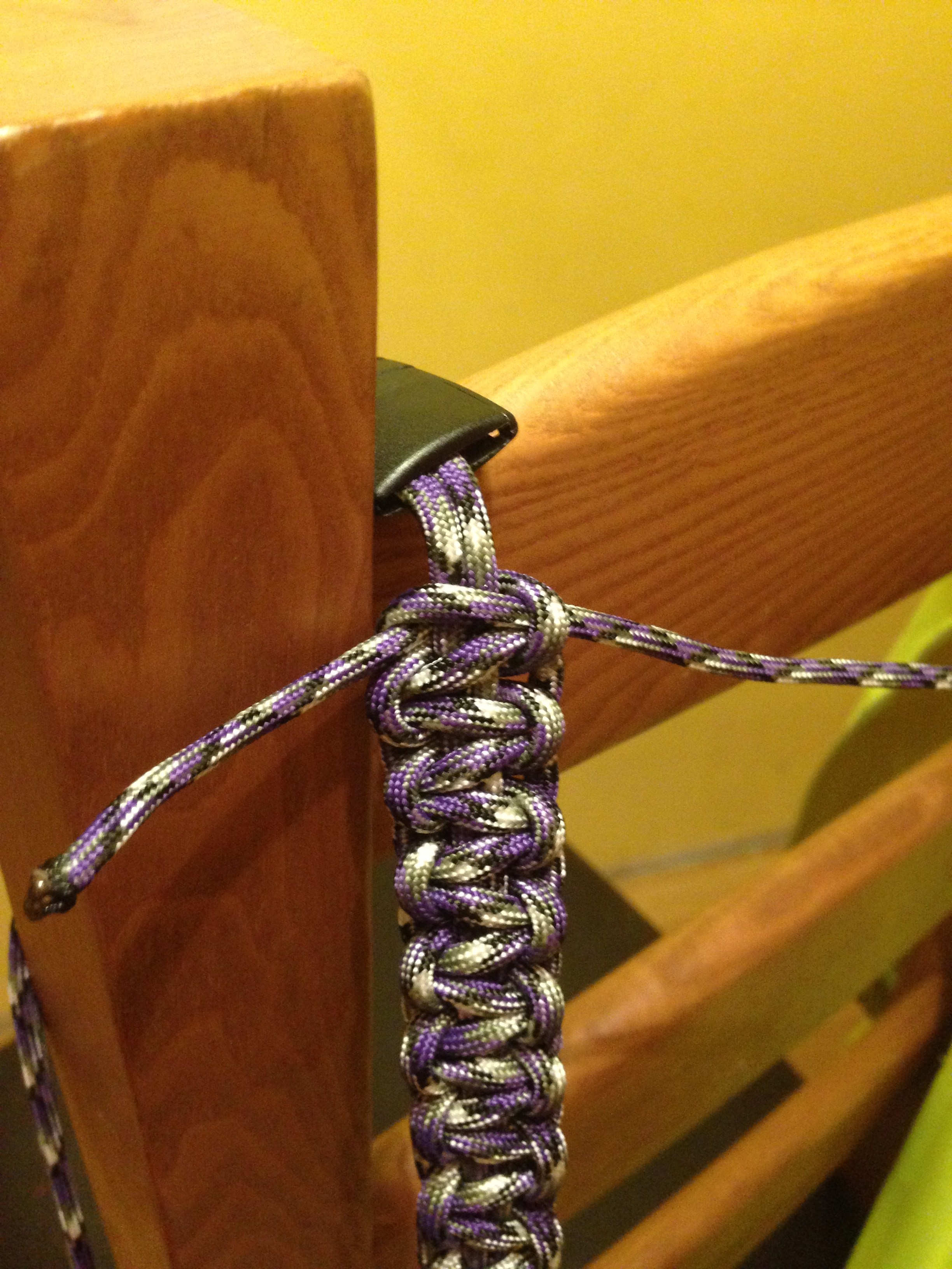 Making a Paracord Lanyard for ID Badges 5 Steps Instructables