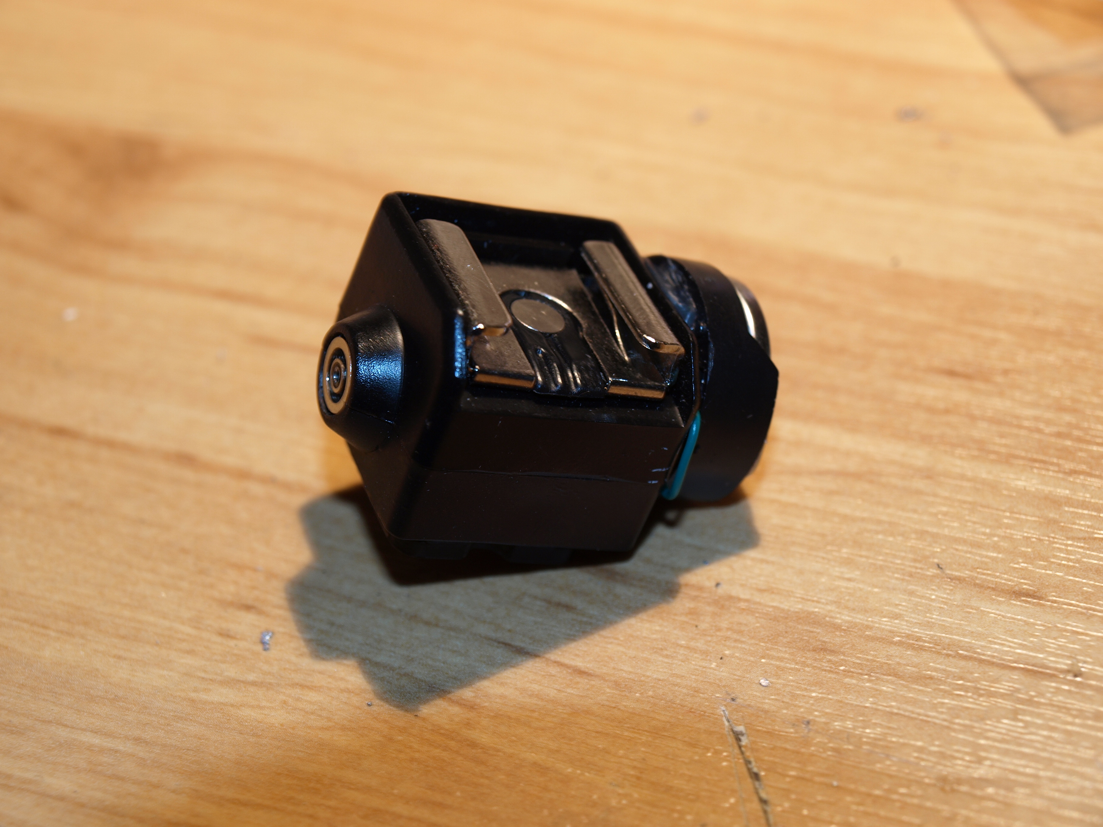 Use Old Flashes on New DSLR Cameras. 5 Steps Instructables