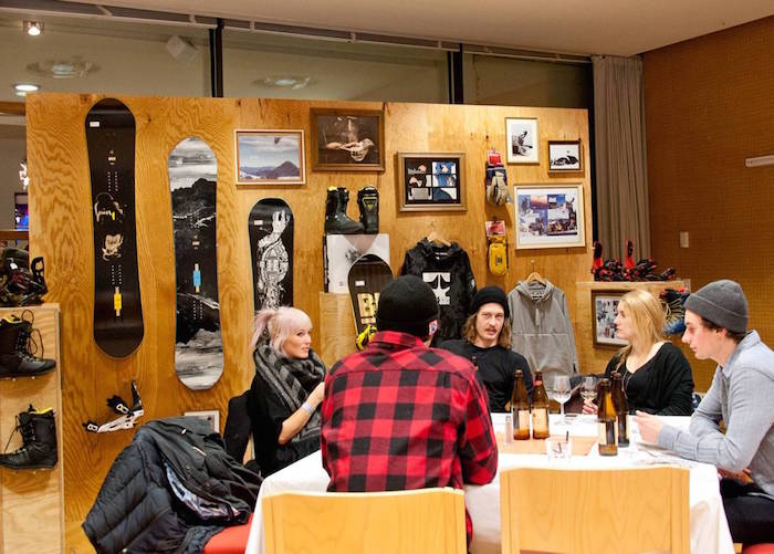 Shops 1st TRY European Snowboard Onsnow Retail Demo Malakye