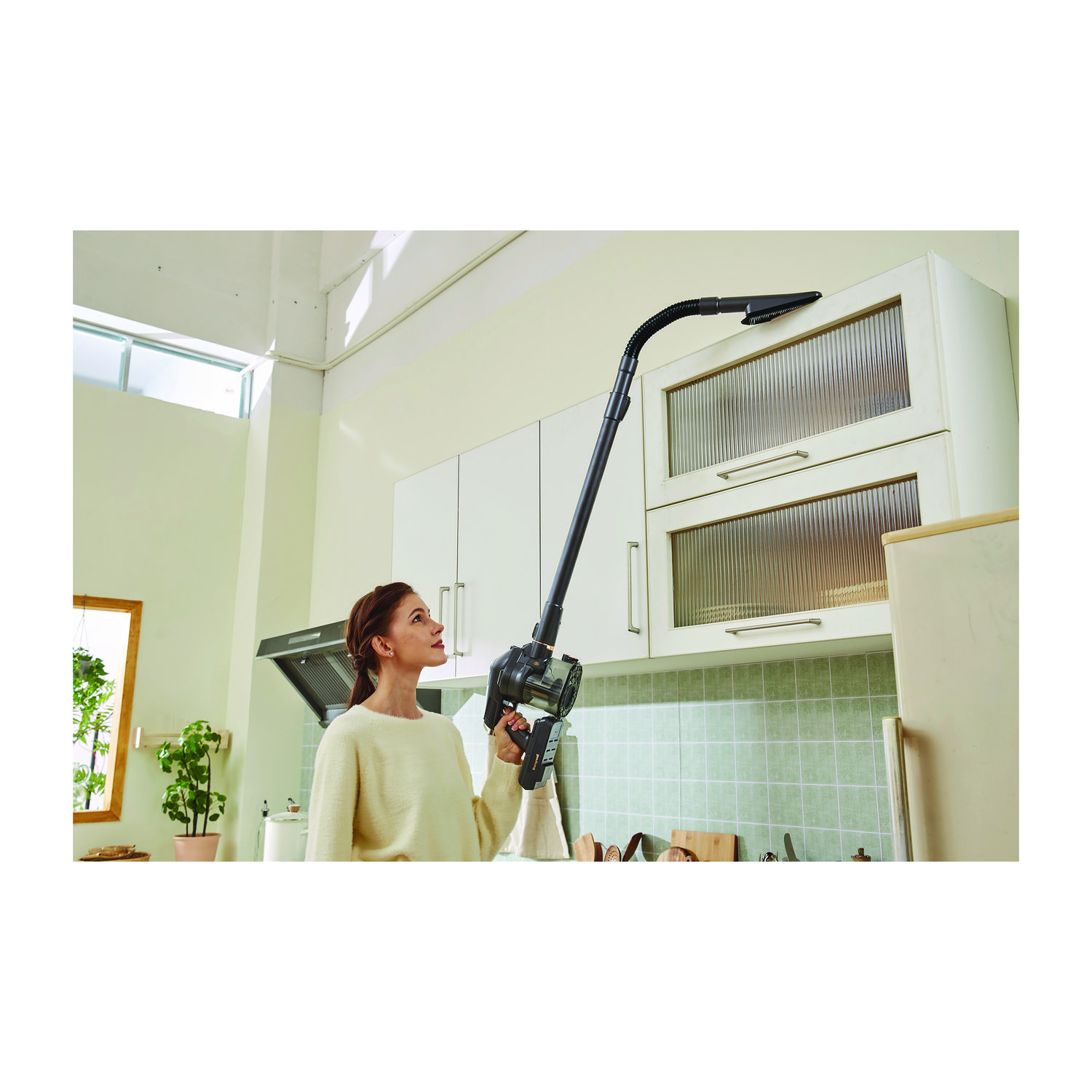 Aeromax Pro VC16 Cordless Vacuum, 8.5” Cleaning Path, Dark Silver