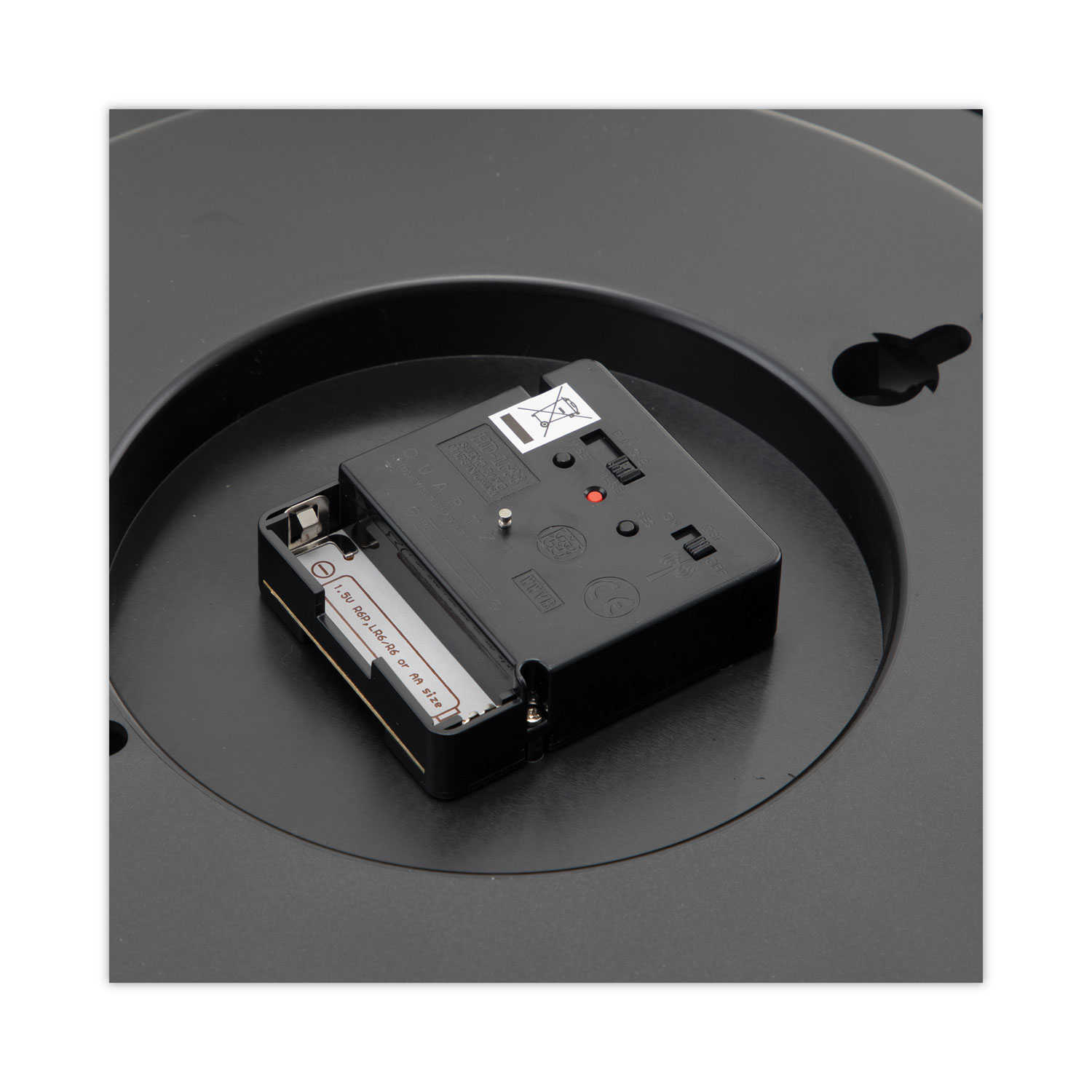 Deluxe 13 1/2" Indoor/Outdoor Atomic Clock, 13.5" Overall Diameter