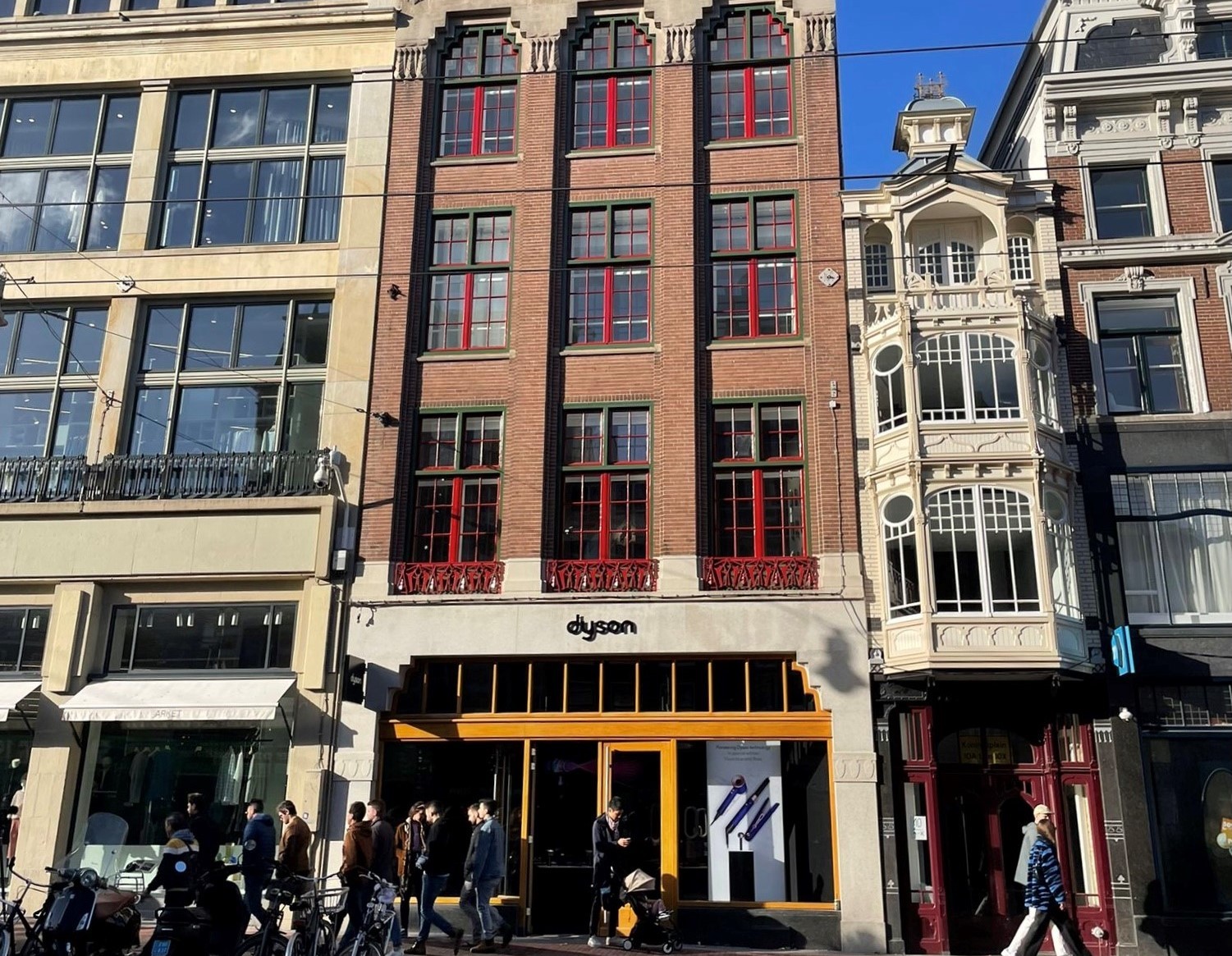 Dyson opent eerste flagship store in Amsterdam