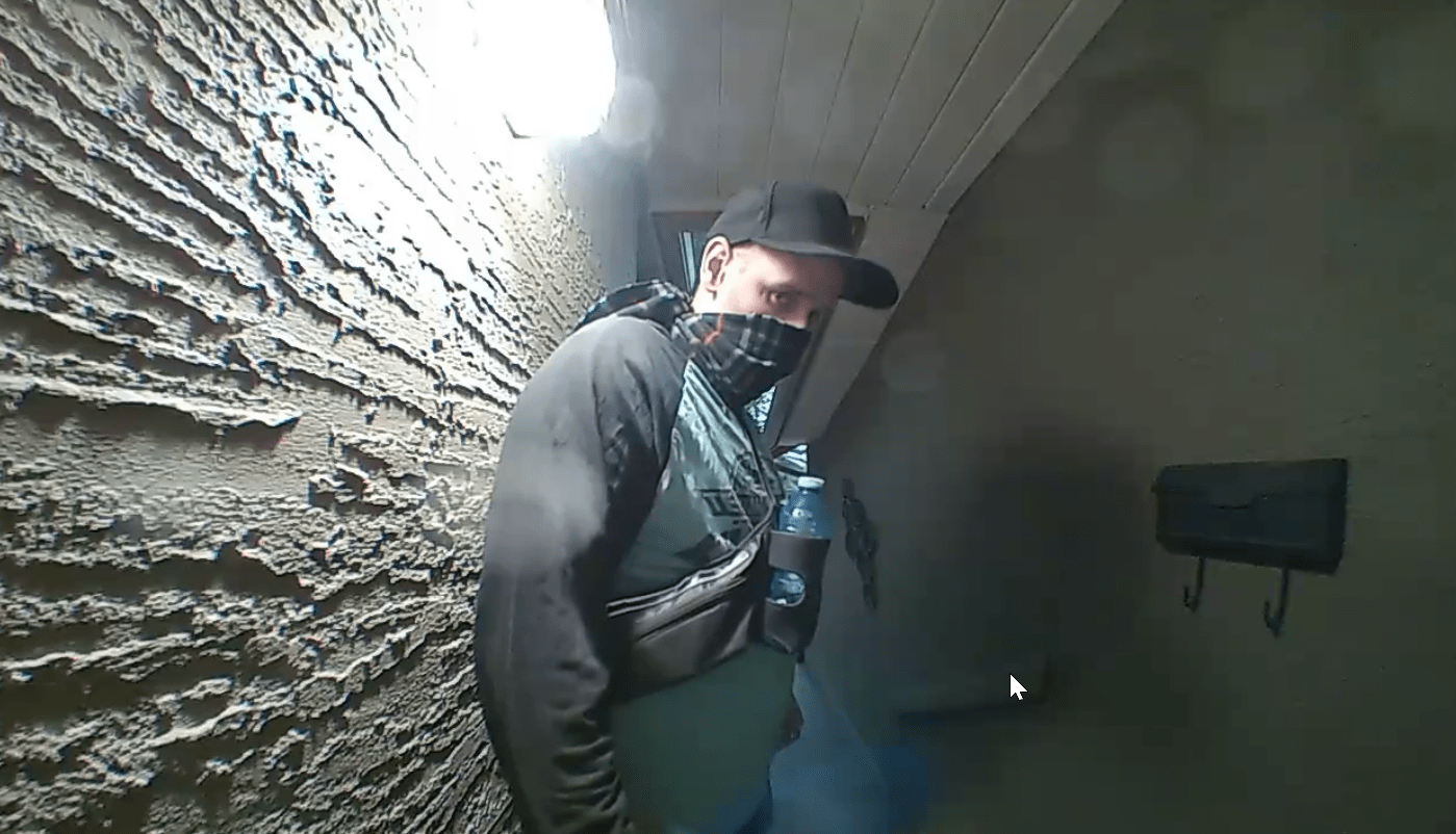 Police look to identify Edgemont break and enter suspects