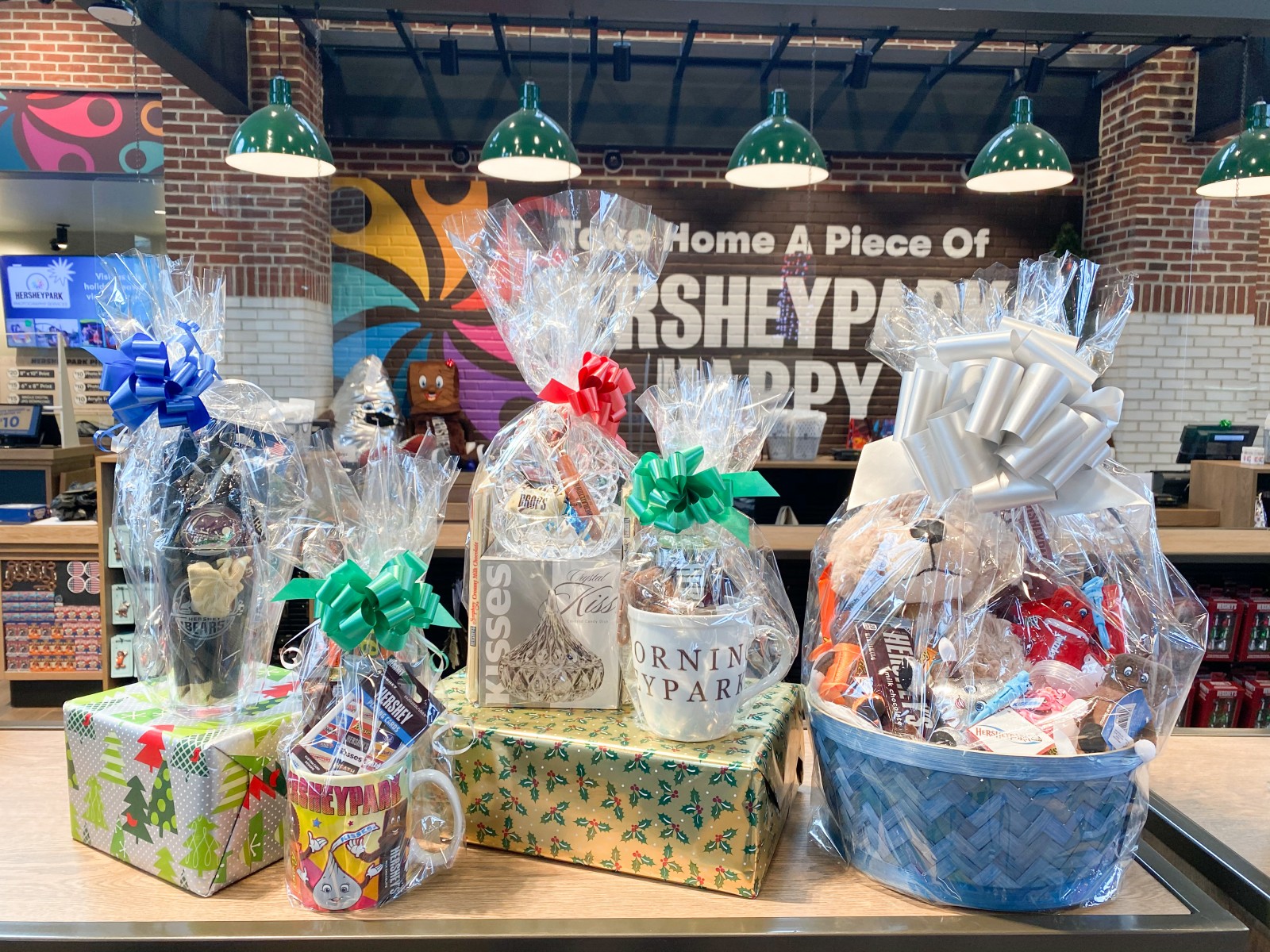 Holiday Retail is Here for Hersheypark Christmas Candylane!