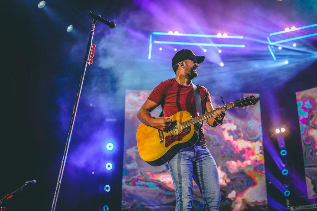 Luke Bryan Kicks Off Summer Shows in Hershey