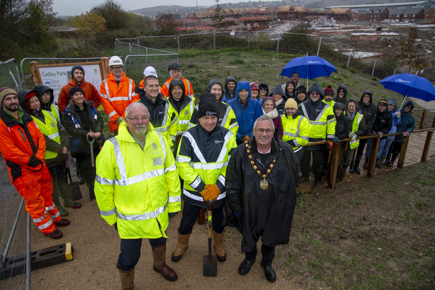 East Midlands Airport donates and plants 1000 trees at Cadley Park in
