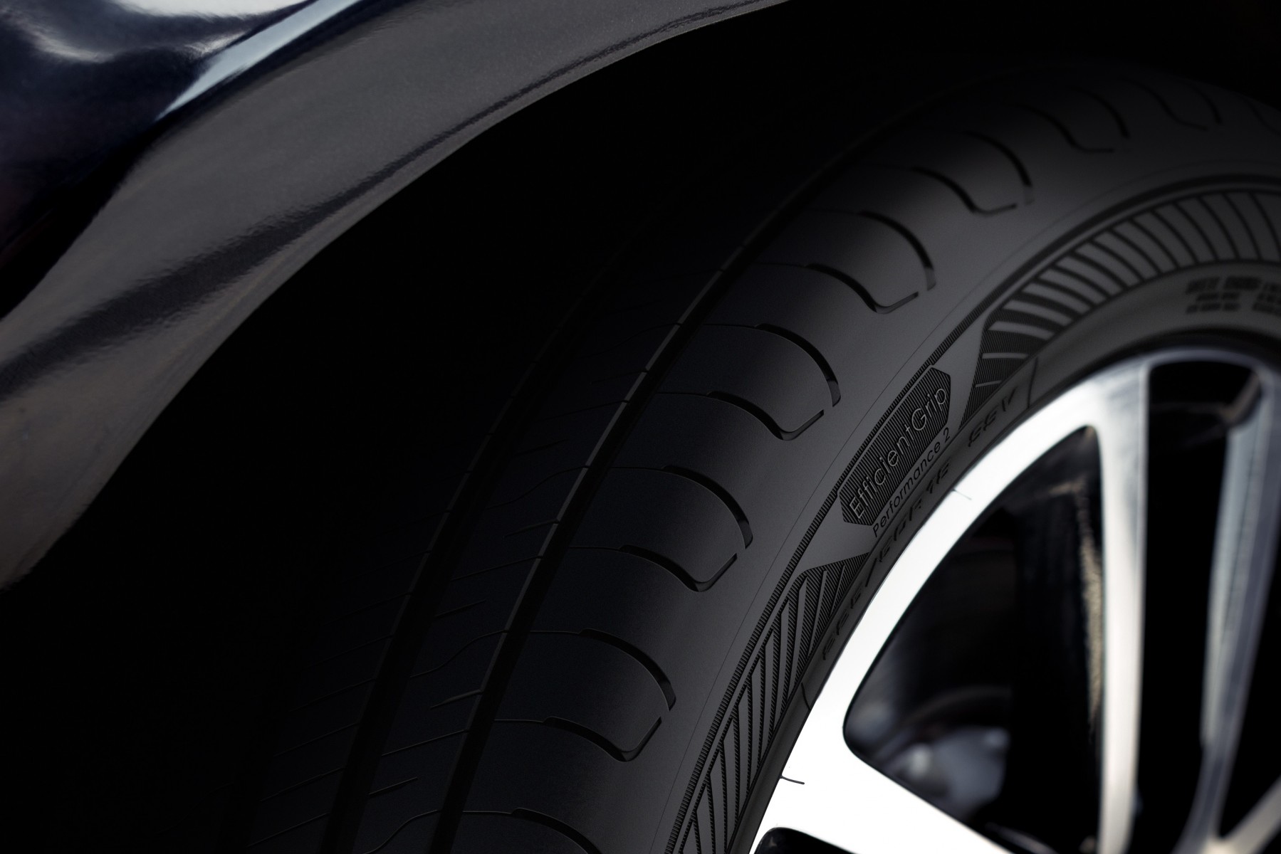 Goodyear takes you further with new EfficientGrip Performance 2 tire