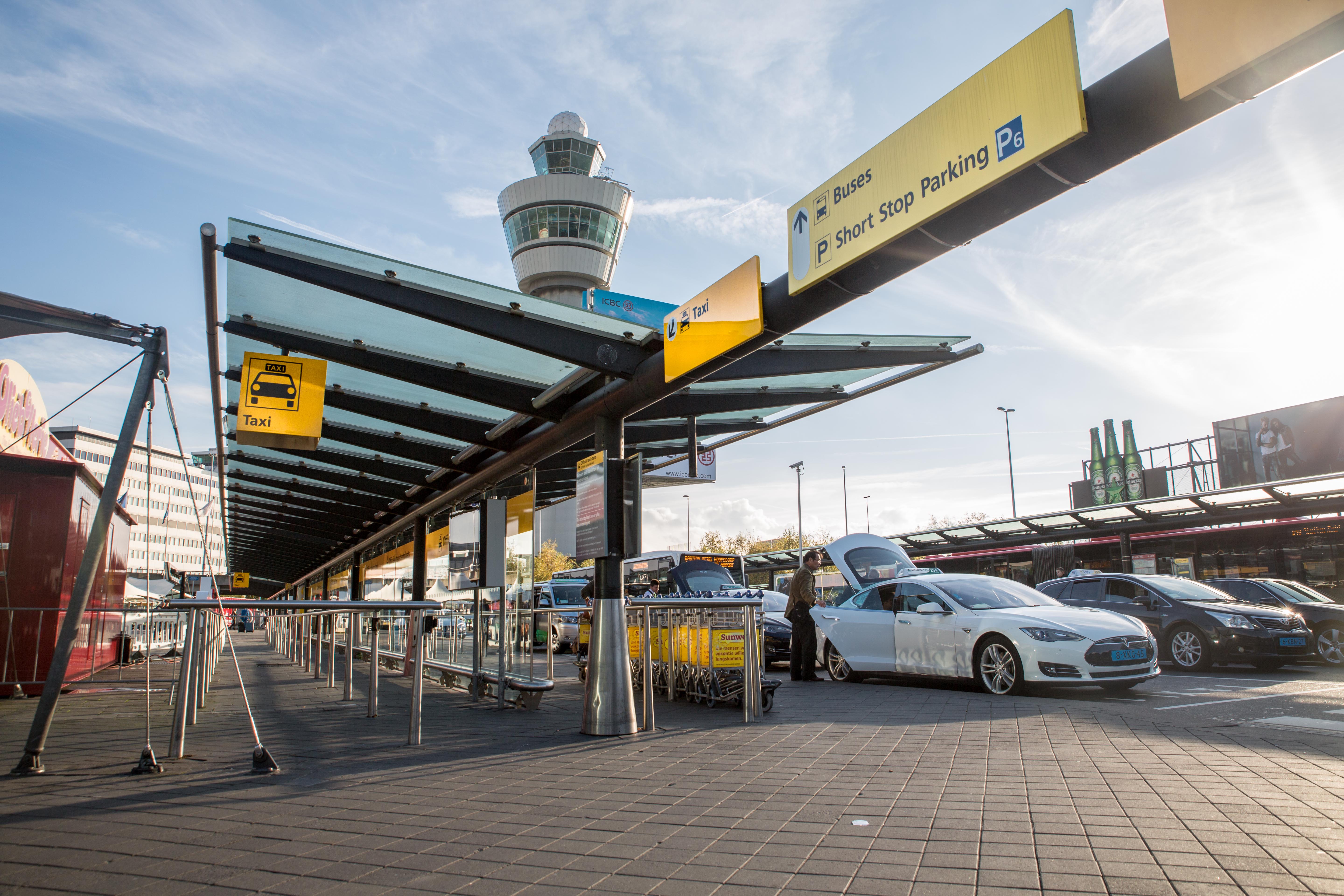 Miljoenste taxirit vanaf de standplaats op Schiphol