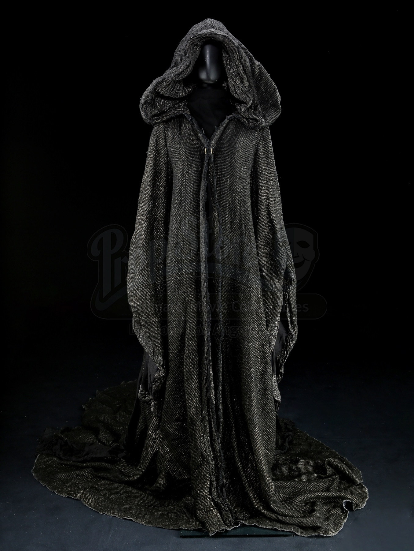 Alodi's (Glenn Close) Cube Prison Cloak Current price 2000